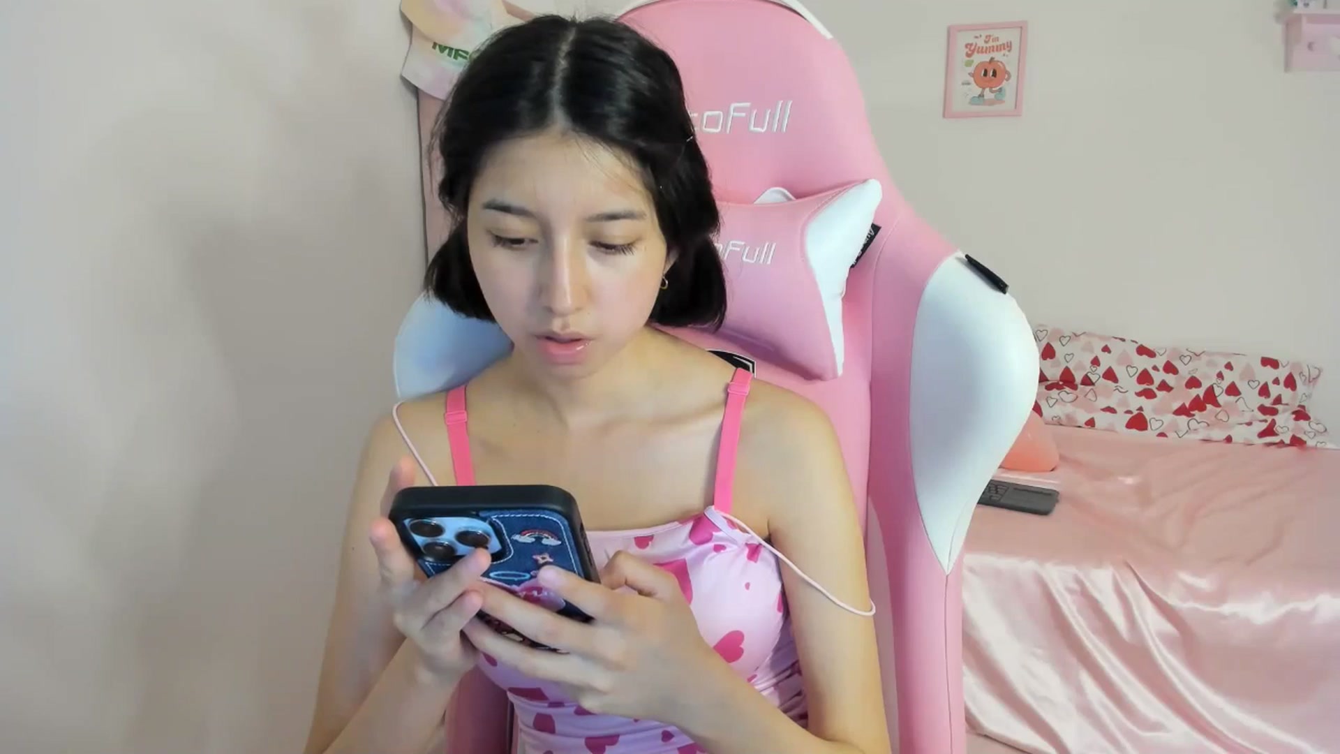 Gallery image thumbnail from Cherrycute666's myfreecams stream on, 05/11/2024, 08:39 image 18 of 20