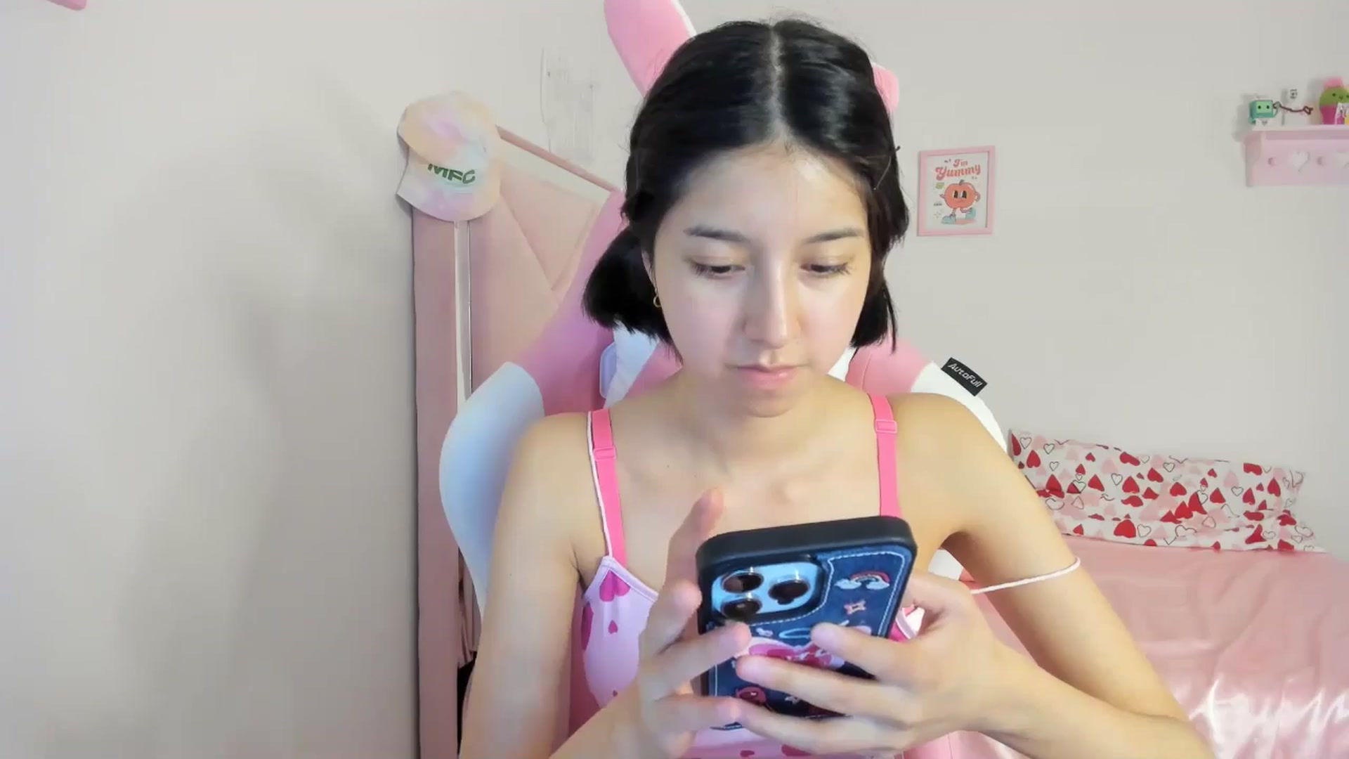 Gallery image thumbnail from Cherrycute666's myfreecams stream on, 05/11/2024, 08:39 image 9 of 20