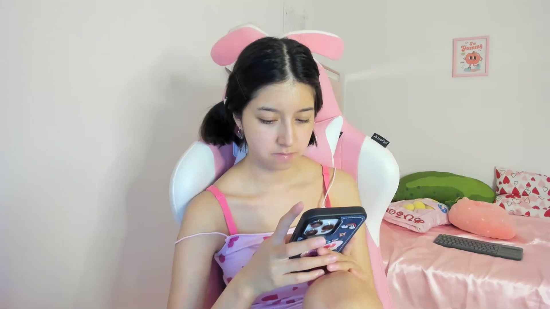 Gallery image thumbnail from Cherrycute666's myfreecams stream on, 05/11/2024, 10:58 image 16 of 20