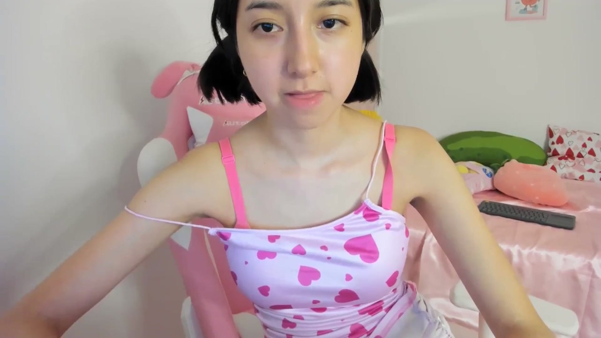 Gallery image thumbnail from Cherrycute666's myfreecams stream on, 05/11/2024, 10:58 image 14 of 20