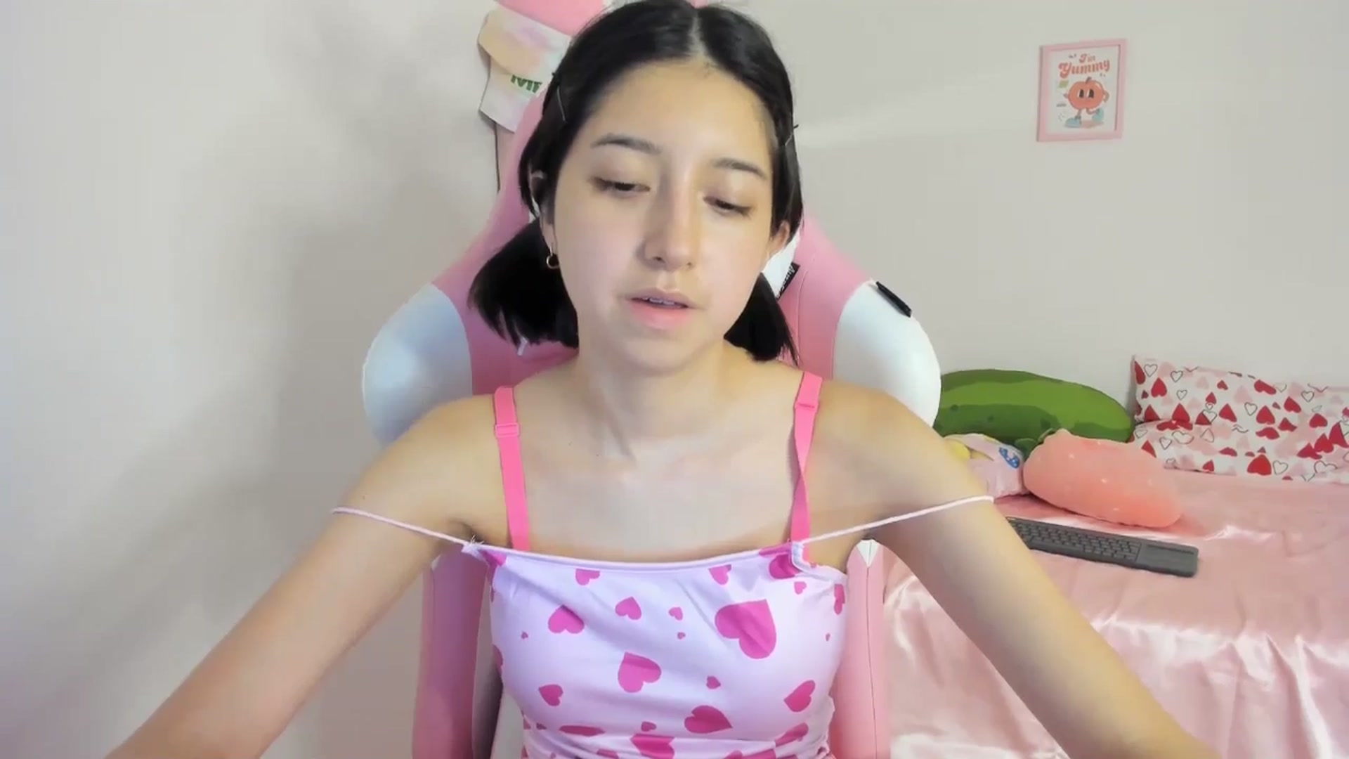 Gallery image thumbnail from Cherrycute666's myfreecams stream on, 05/11/2024, 10:58 image 8 of 20