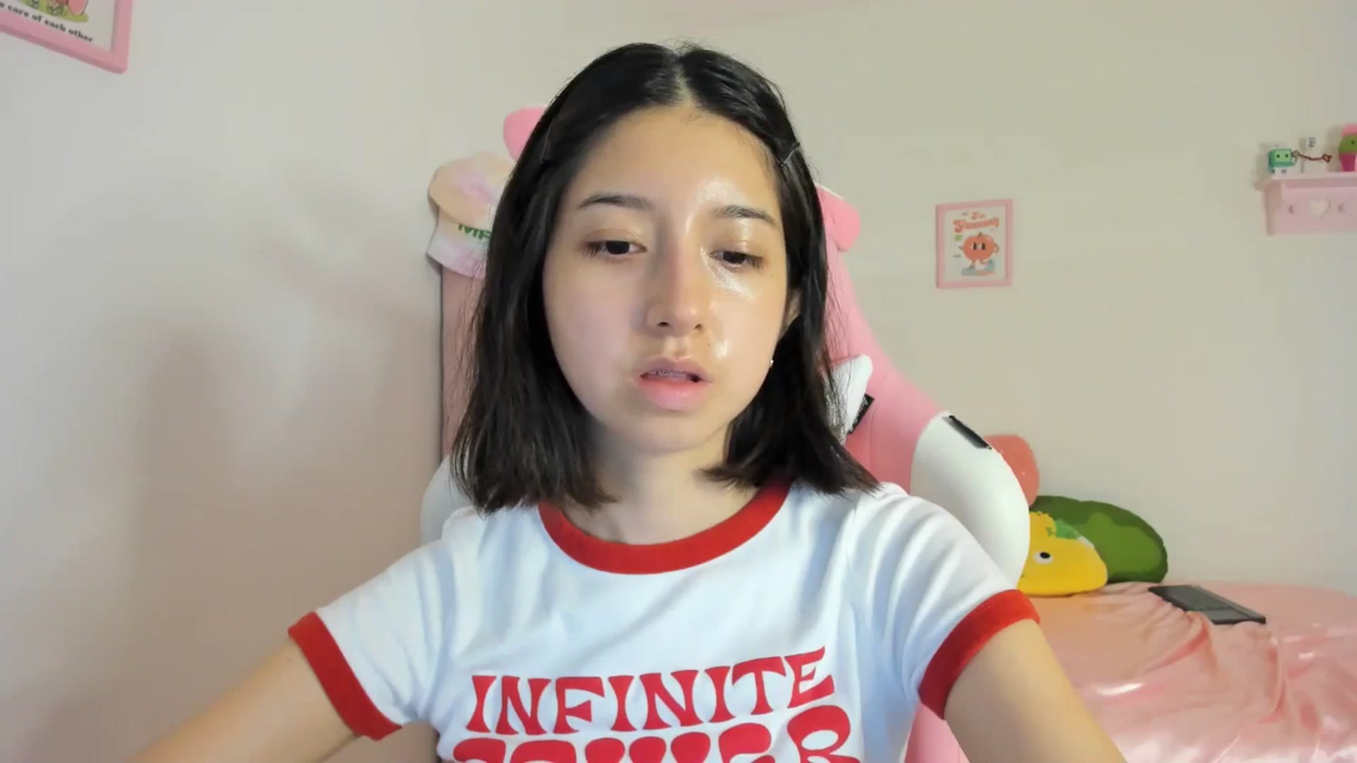 Gallery image thumbnail from Cherrycute666's myfreecams stream on, 05/12/2024, 10:10 image 19 of 20