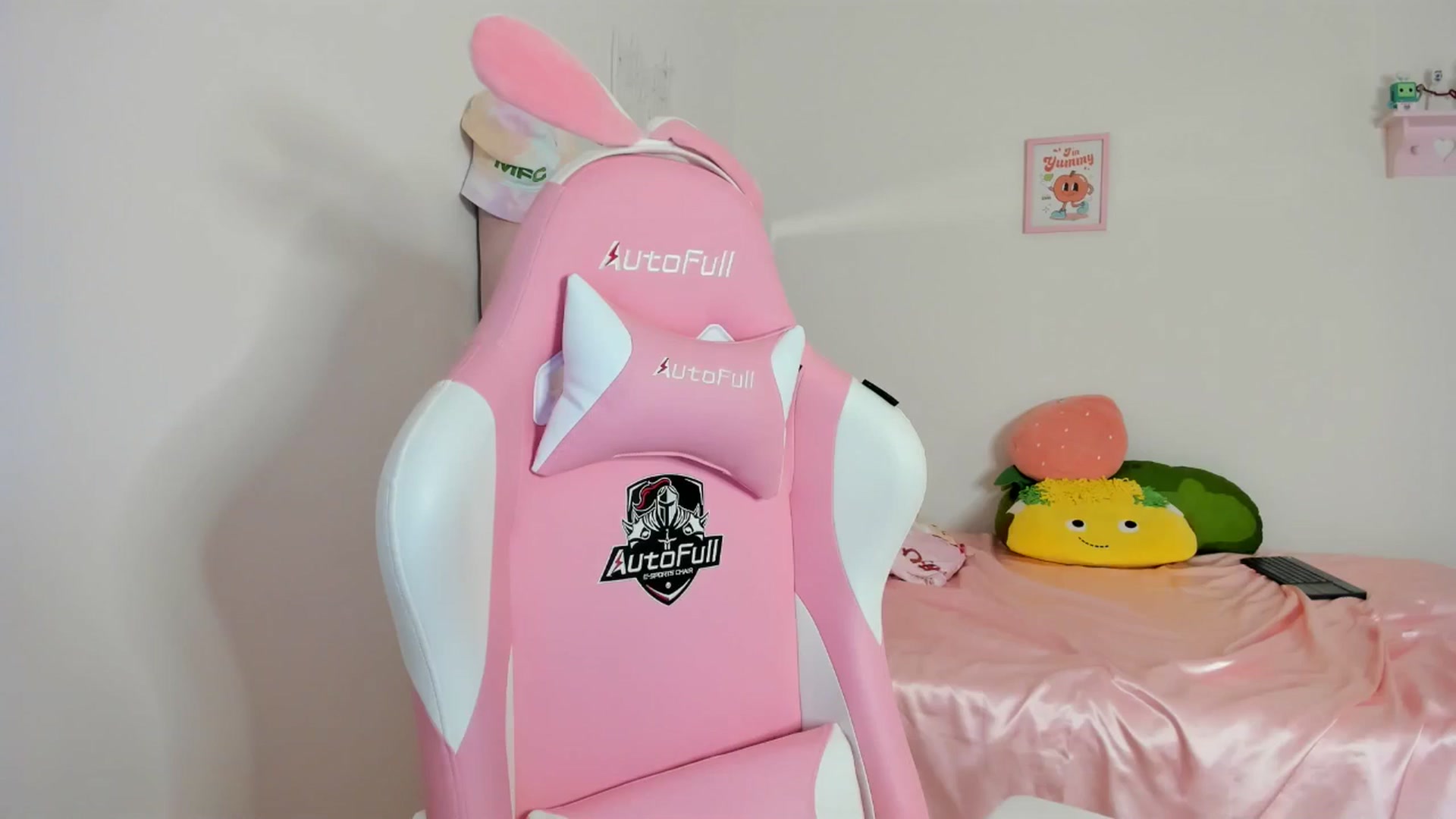 Gallery image thumbnail from Cherrycute666's myfreecams stream on, 05/12/2024, 10:10 image 20 of 20