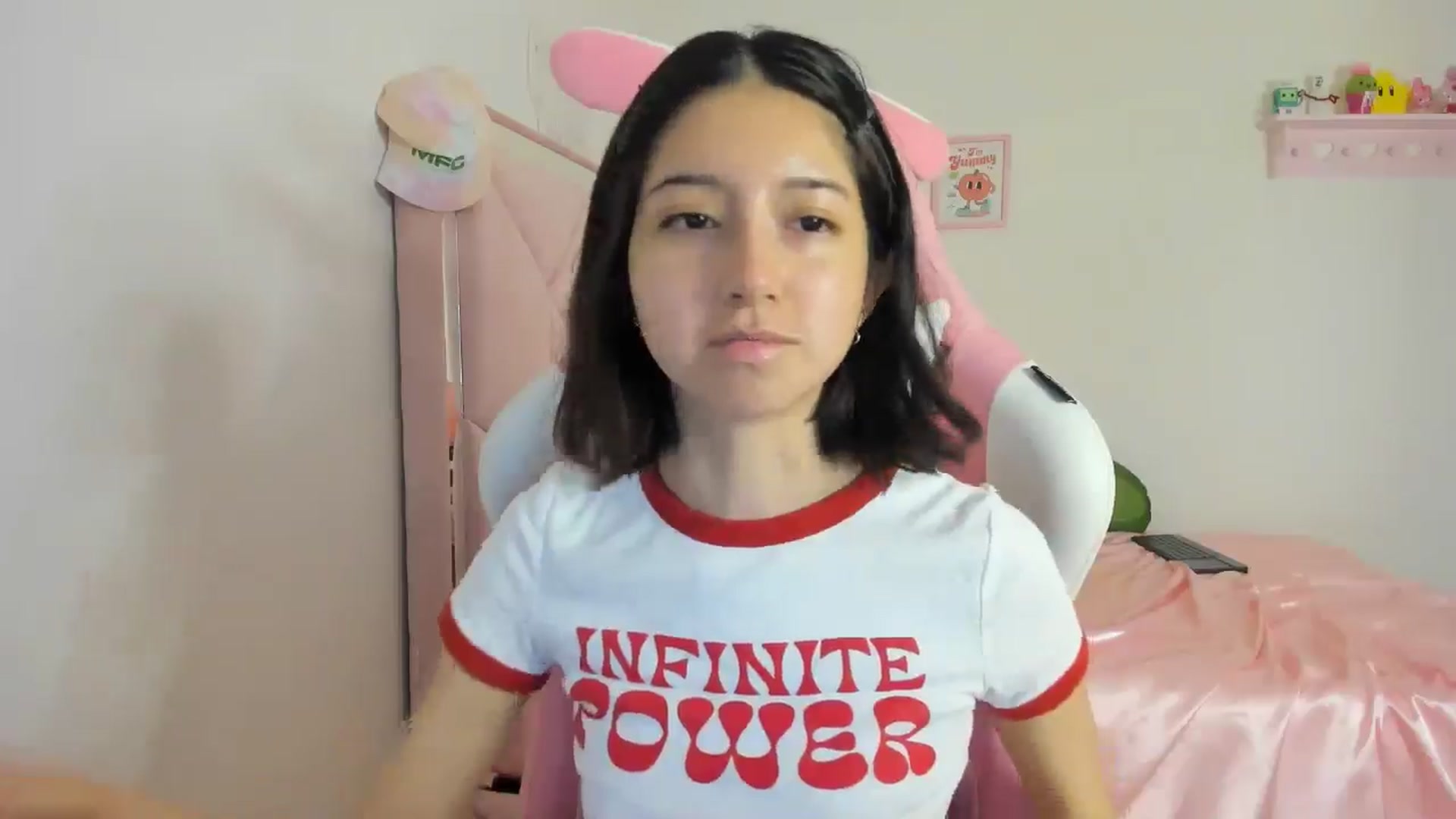Gallery image thumbnail from Cherrycute666's myfreecams stream on, 05/12/2024, 10:10 image 16 of 20