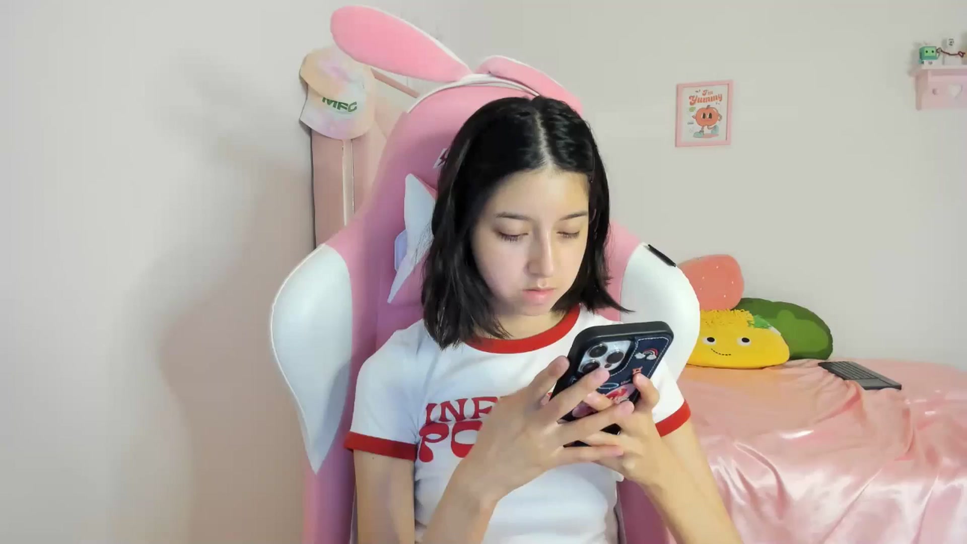 Gallery image thumbnail from Cherrycute666's myfreecams stream on, 05/12/2024, 10:10 image 18 of 20
