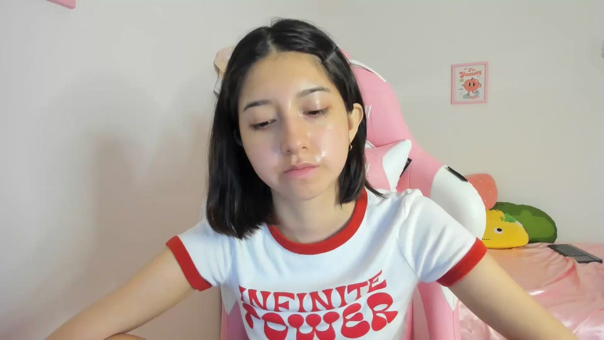 Gallery image thumbnail from Cherrycute666's myfreecams stream on, 05/12/2024, 10:59 image 9 of 20