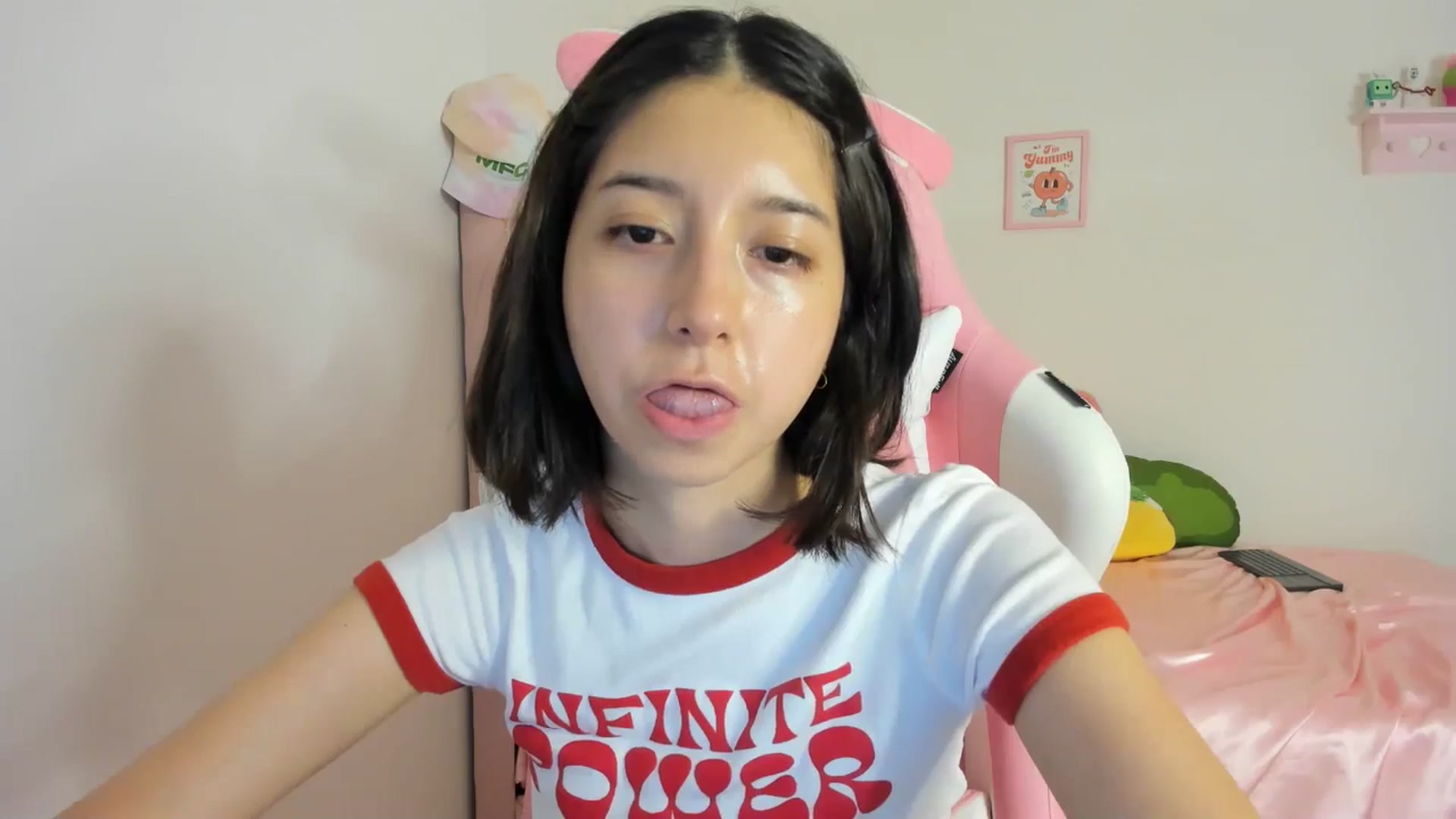 Gallery image thumbnail from Cherrycute666's myfreecams stream on, 05/12/2024, 10:59 image 3 of 20