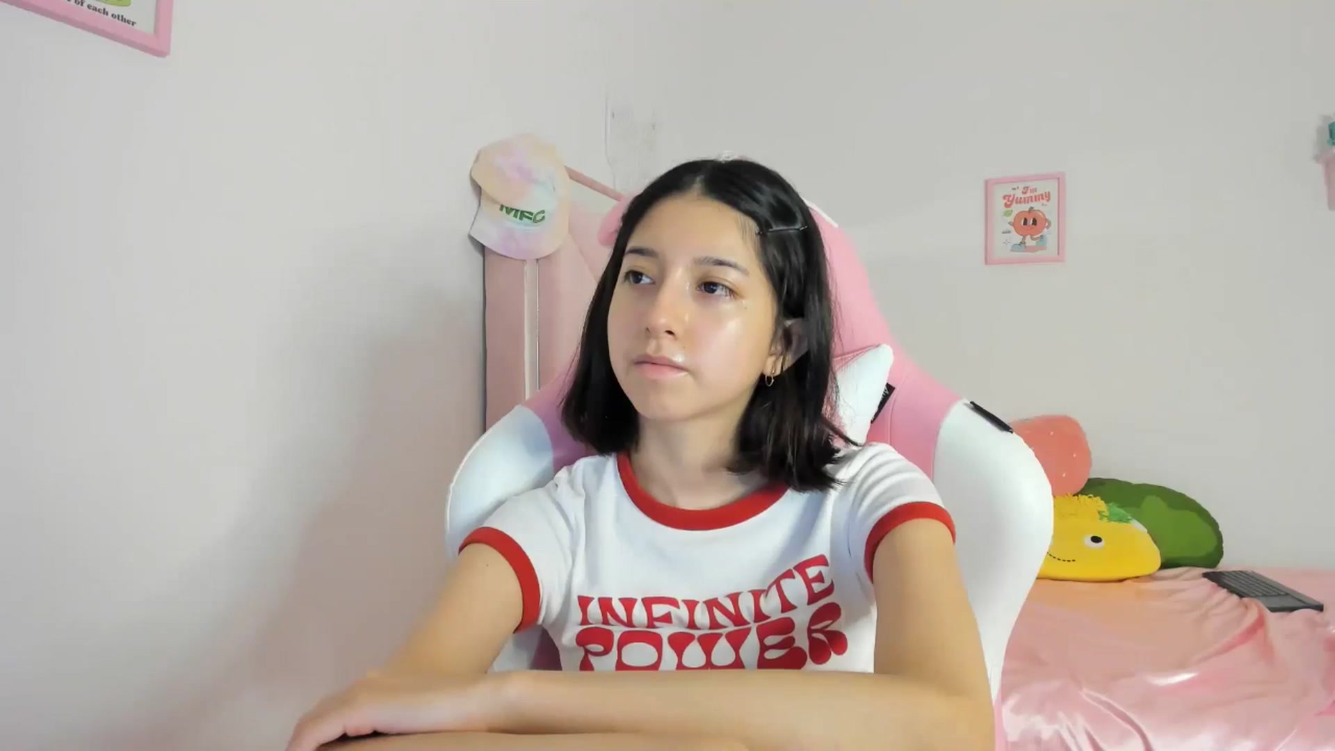 Gallery image thumbnail from Cherrycute666's myfreecams stream on, 05/12/2024, 10:59 image 8 of 20