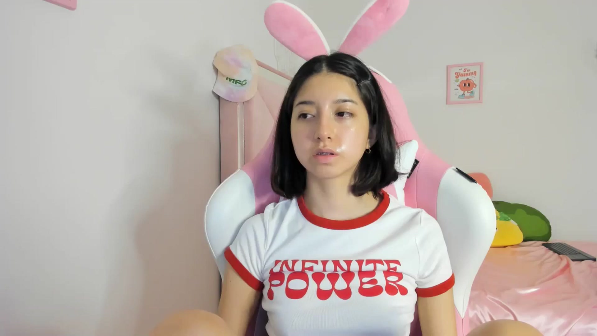 Gallery image thumbnail from Cherrycute666's myfreecams stream on, 05/12/2024, 10:59 image 12 of 20