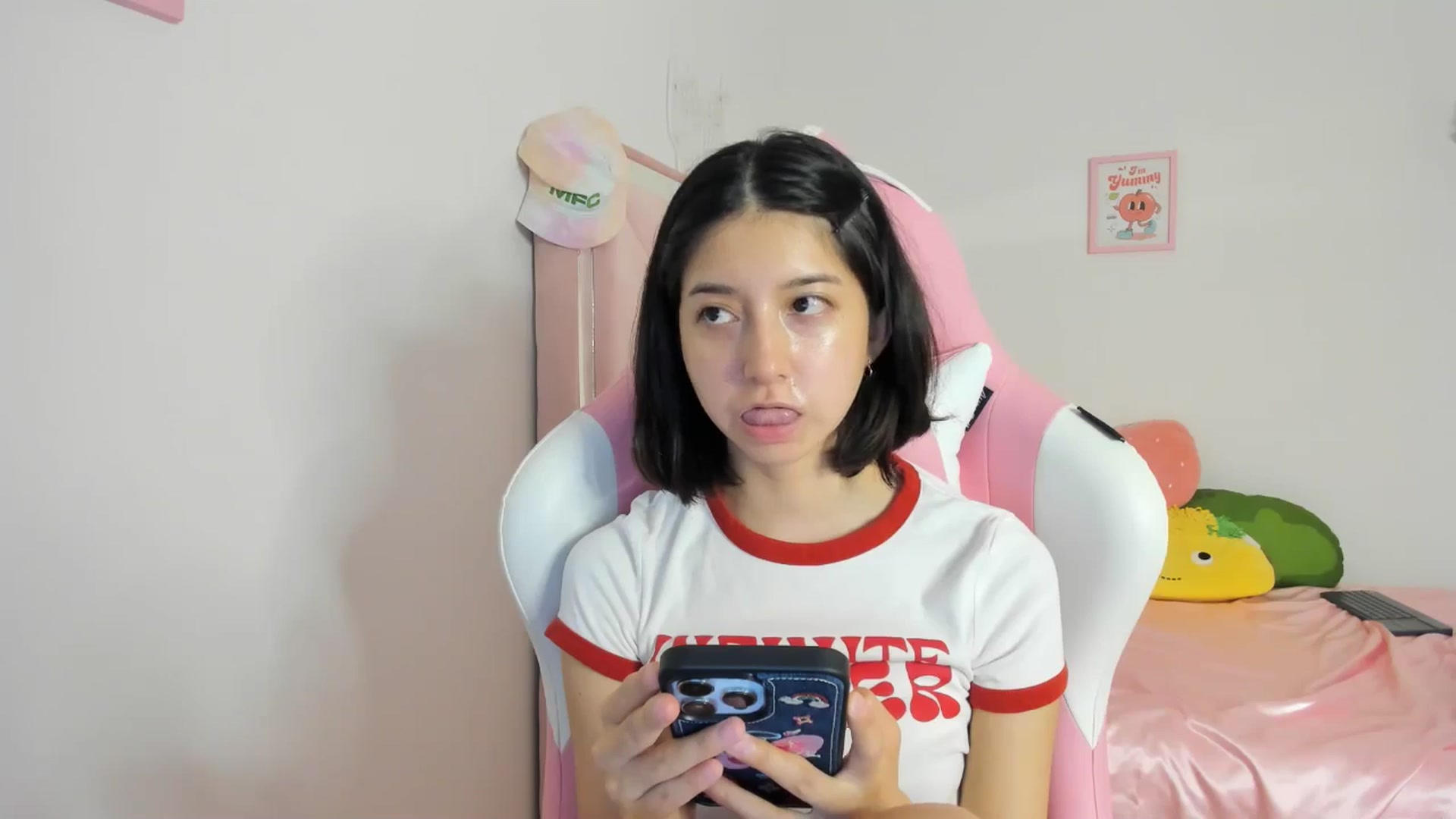 Gallery image thumbnail from Cherrycute666's myfreecams stream on, 05/12/2024, 10:59 image 10 of 20