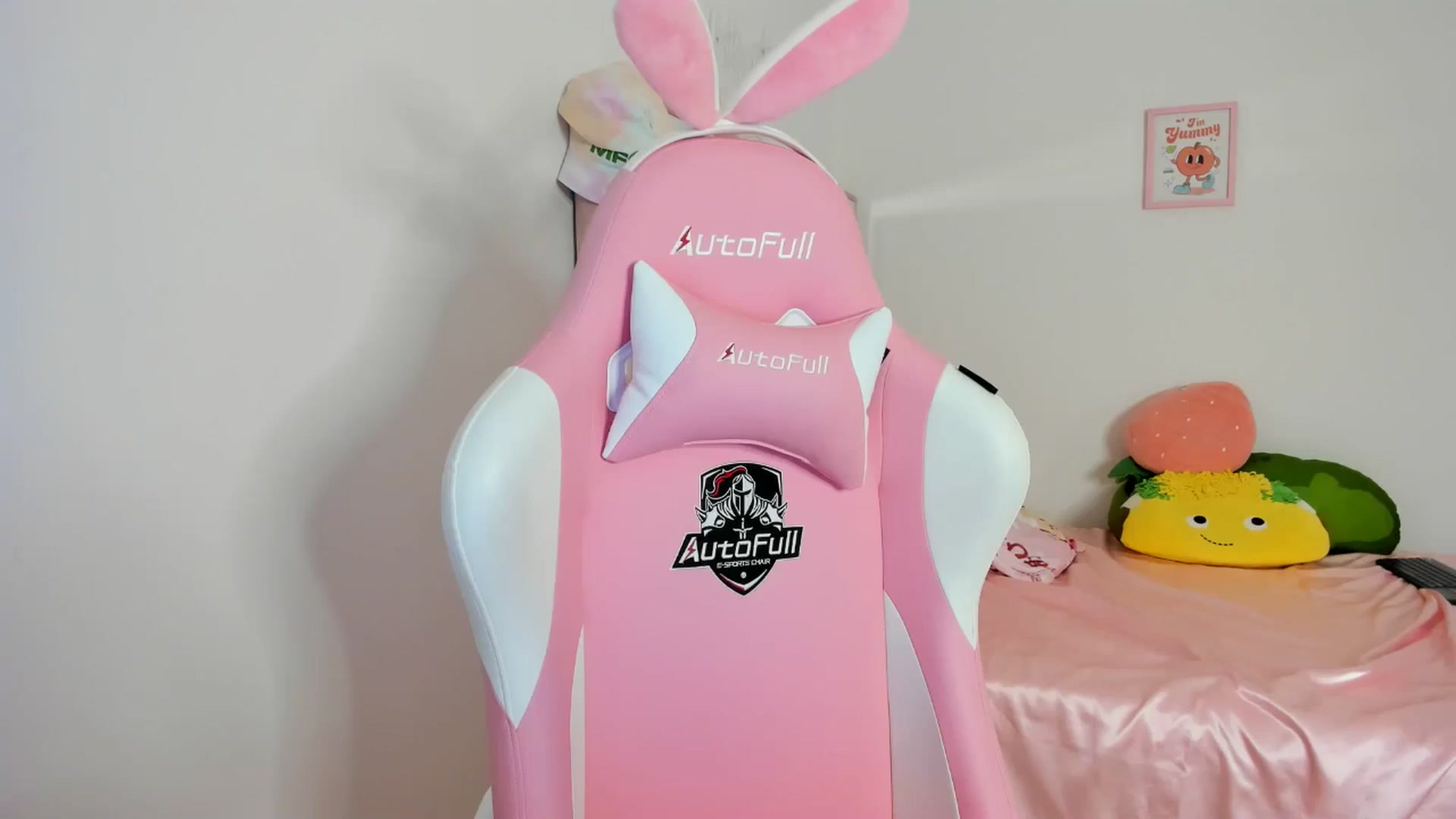 Gallery image thumbnail from Cherrycute666's myfreecams stream on, 05/12/2024, 10:59 image 18 of 20