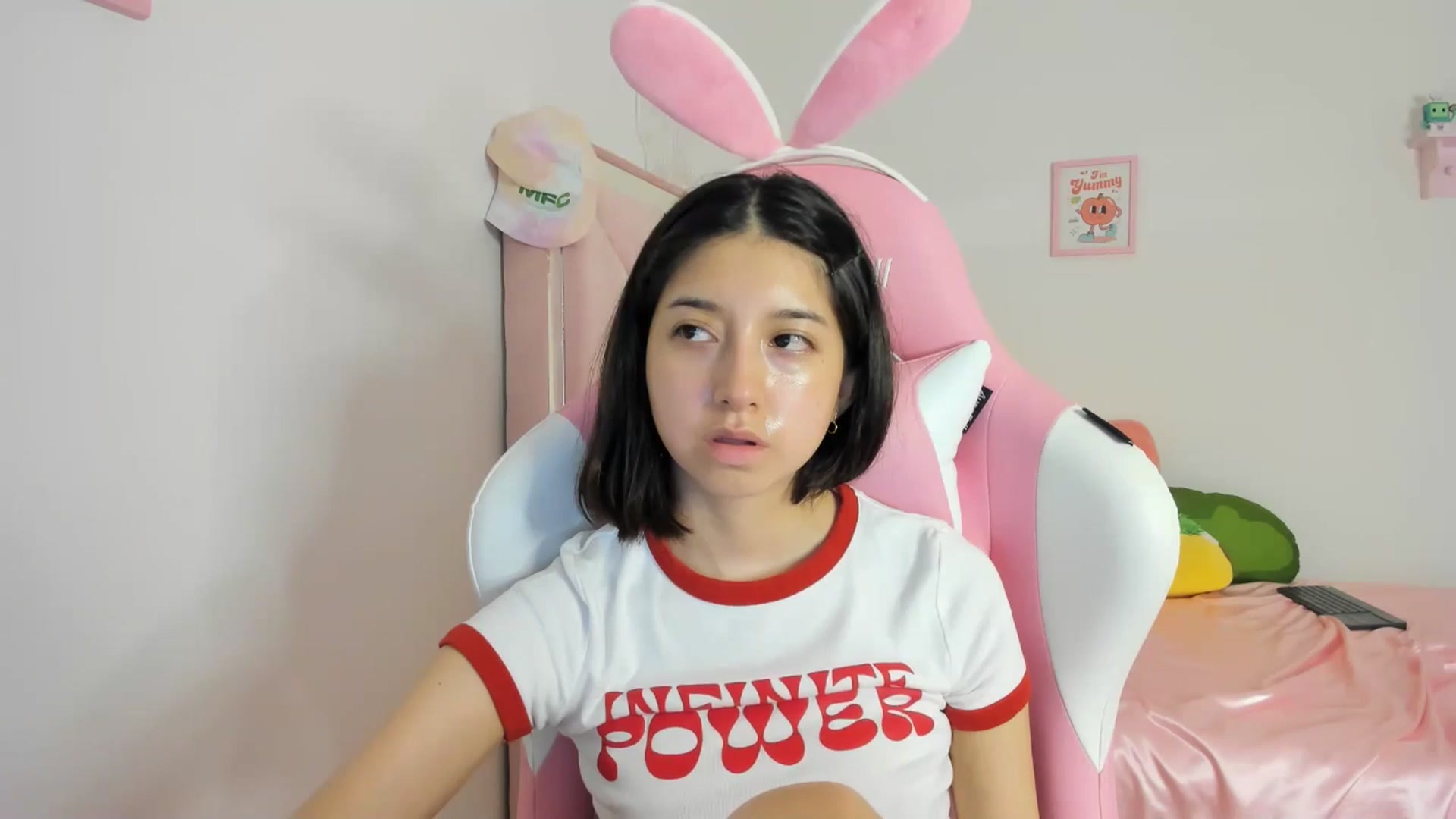 Gallery image thumbnail from Cherrycute666's myfreecams stream on, 05/12/2024, 10:59 image 15 of 20