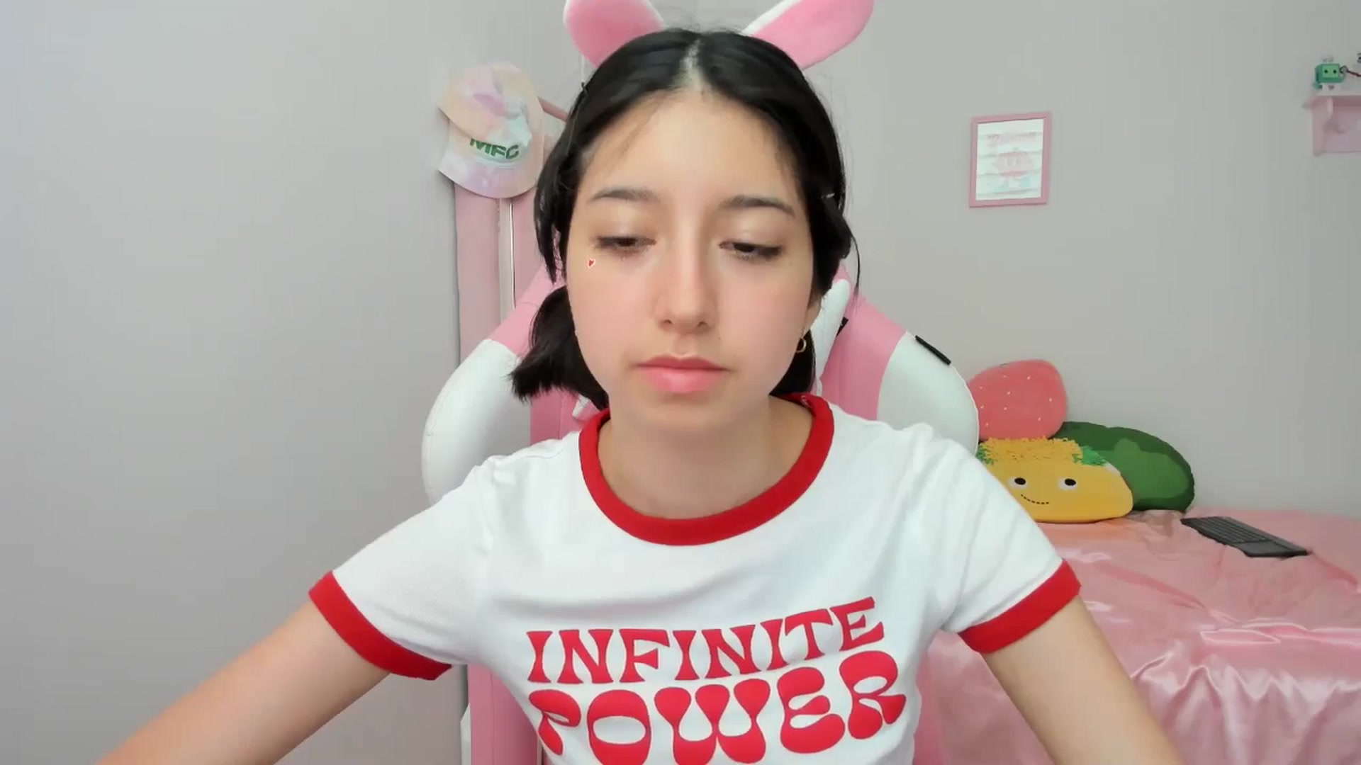 Gallery image thumbnail from Cherrycute666's myfreecams stream on, 05/12/2024, 23:31 image 2 of 20