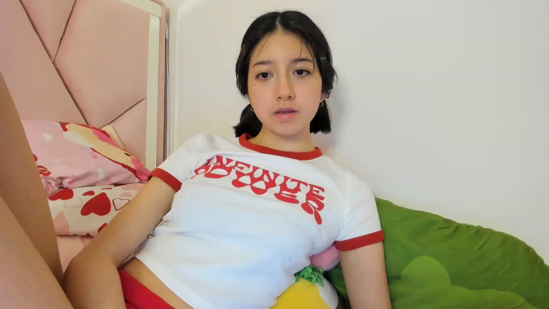 Gallery image thumbnail from Cherrycute666's myfreecams stream on, 05/13/2024, 02:57 image 18 of 20