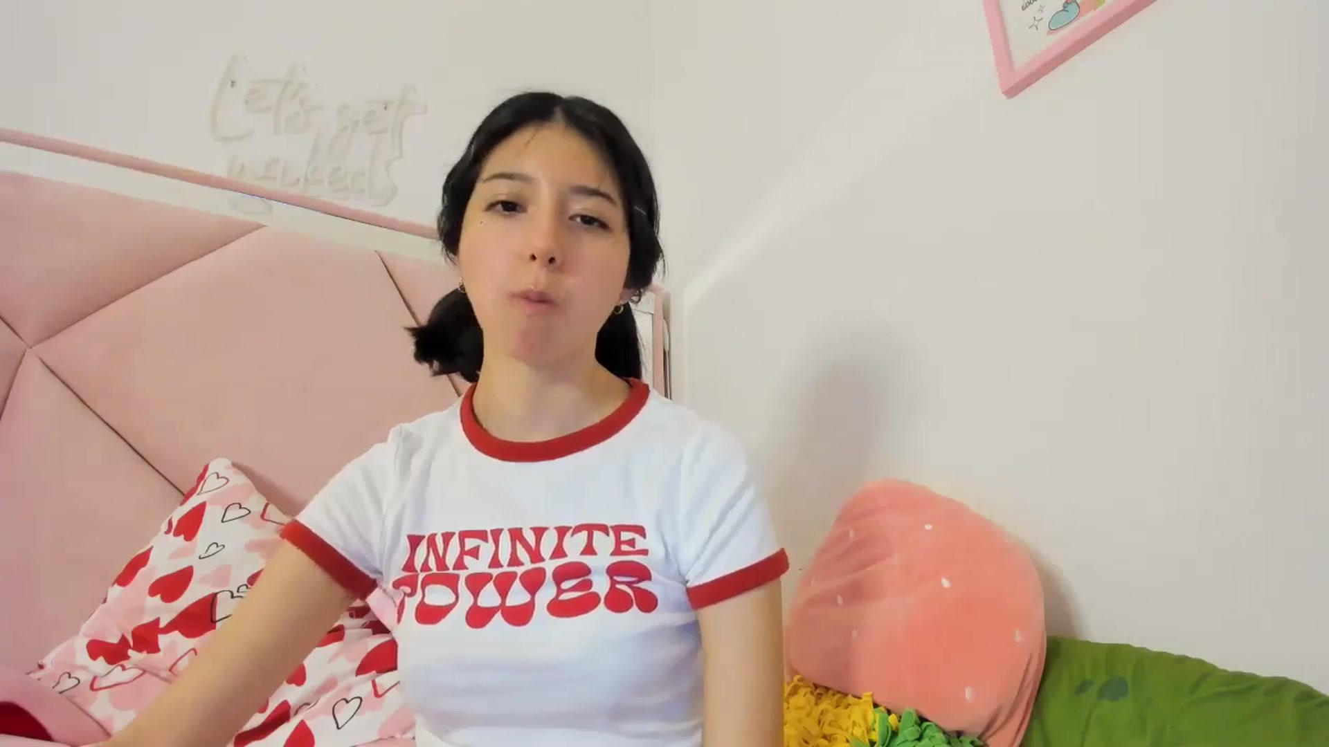 Gallery image thumbnail from Cherrycute666's myfreecams stream on, 05/13/2024, 02:57 image 20 of 20