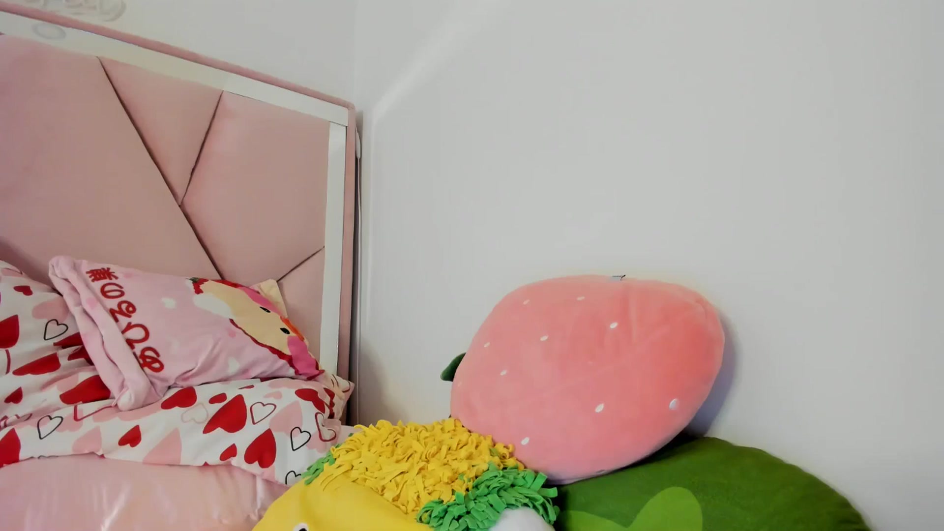 Gallery image thumbnail from Cherrycute666's myfreecams stream on, 05/13/2024, 02:57 image 7 of 20