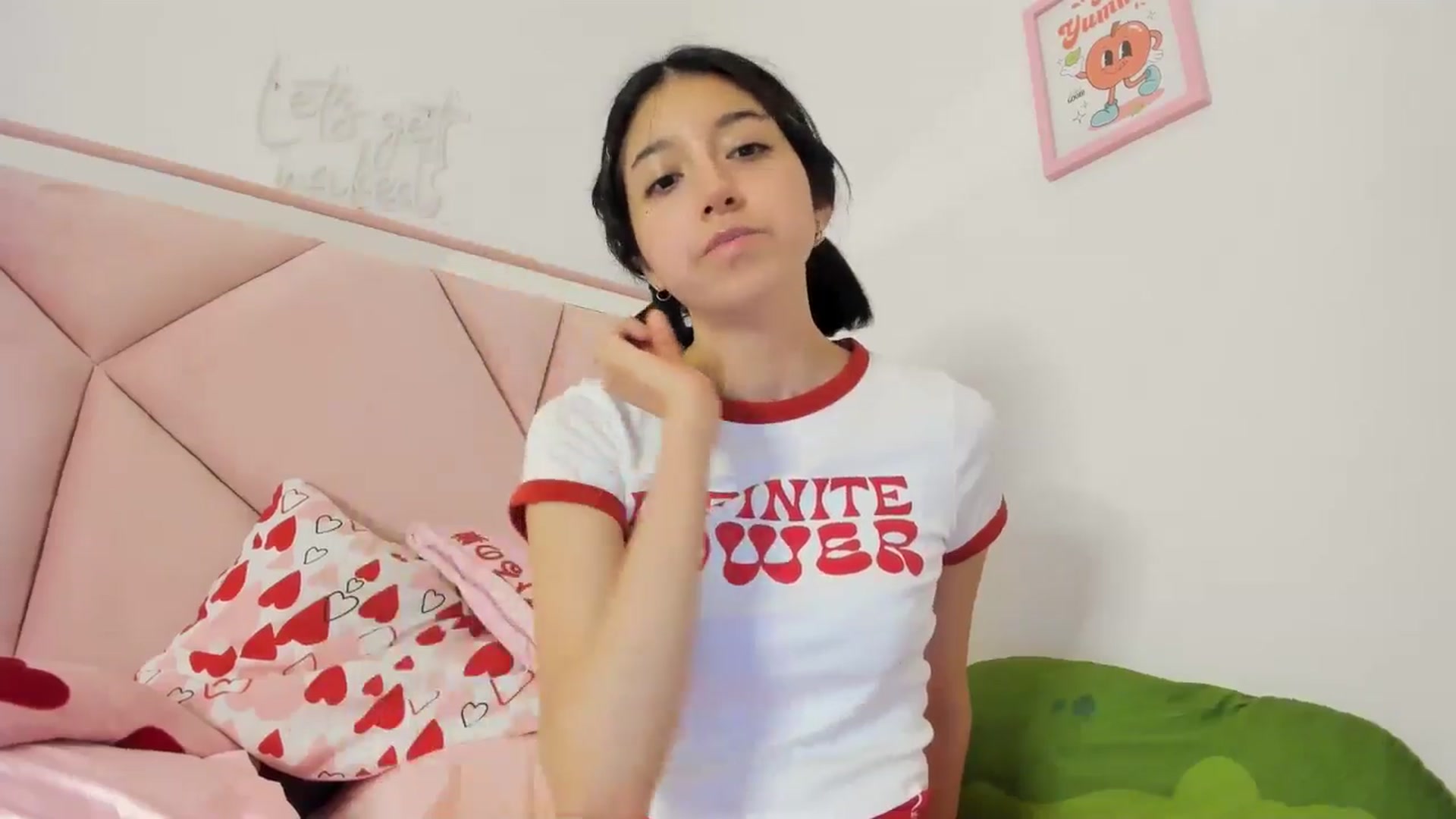 Gallery image thumbnail from Cherrycute666's myfreecams stream on, 05/13/2024, 02:57 image 15 of 20