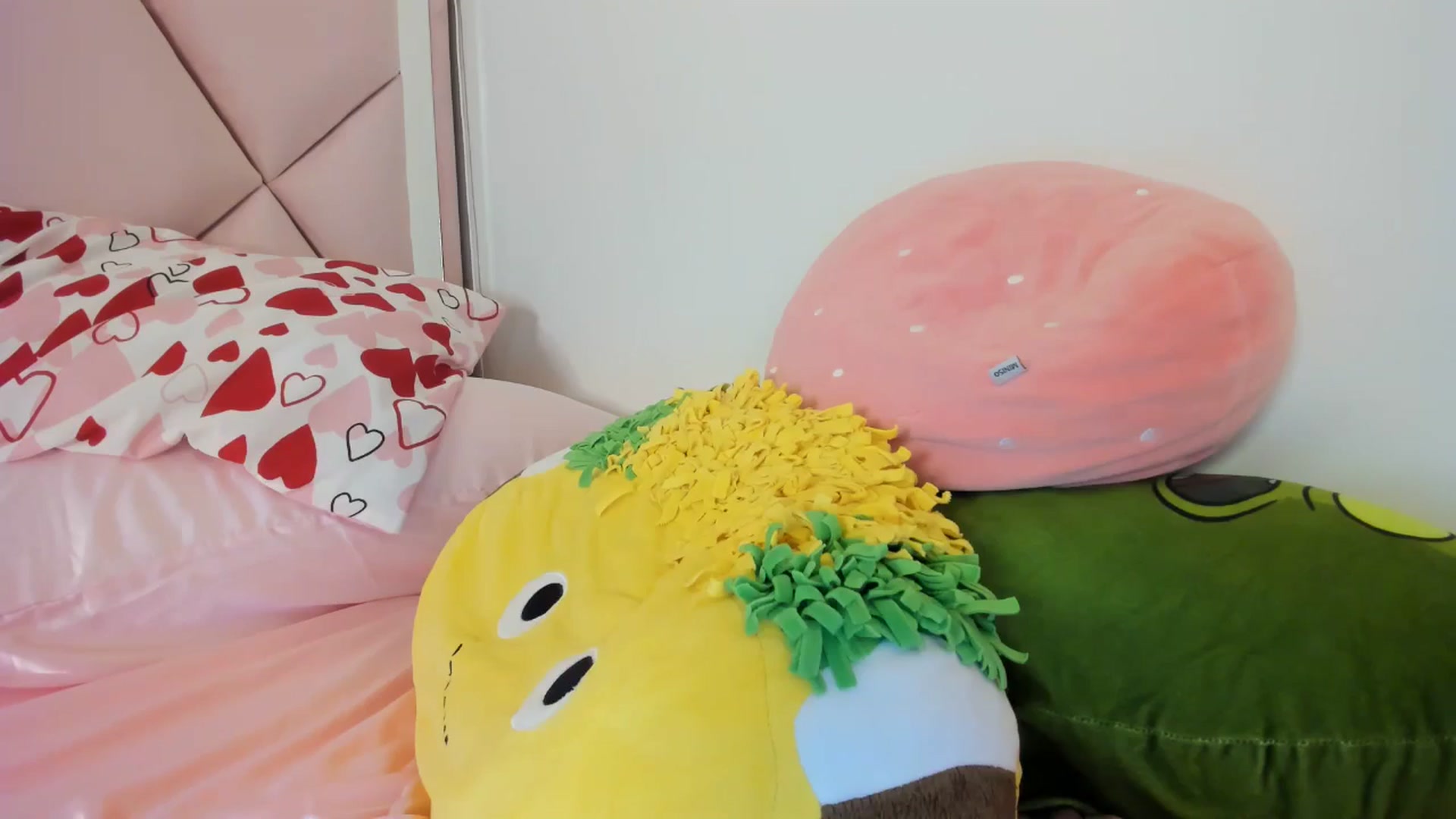 Gallery image thumbnail from Cherrycute666's myfreecams stream on, 05/13/2024, 08:52 image 9 of 20