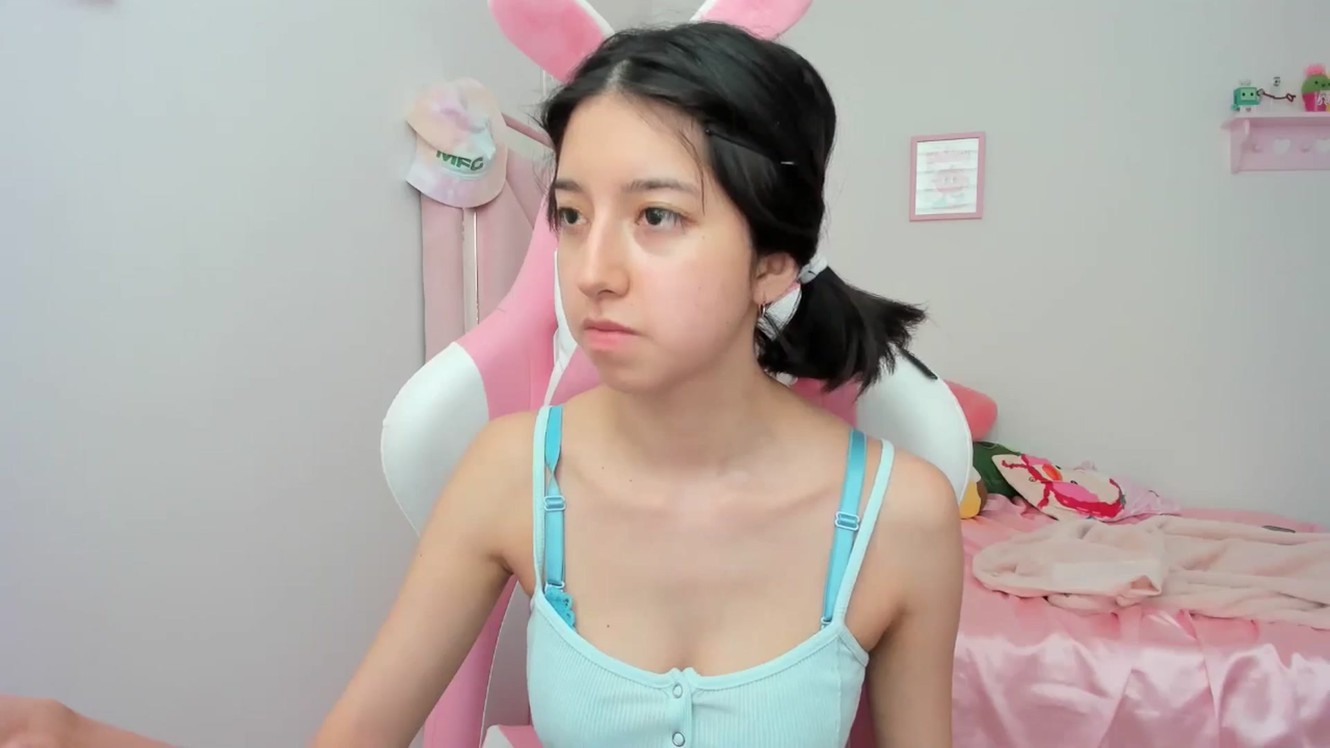 Gallery image thumbnail from Cherrycute666's myfreecams stream on, 05/13/2024, 17:45 image 12 of 20