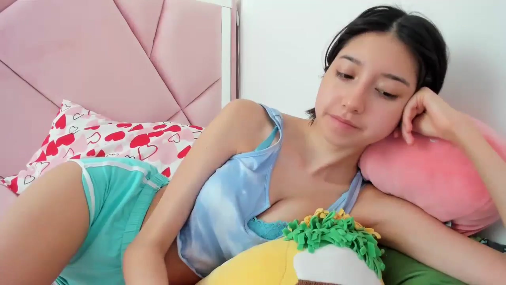 Gallery image thumbnail from Cherrycute666's myfreecams stream on, 05/13/2024, 20:58 image 10 of 20