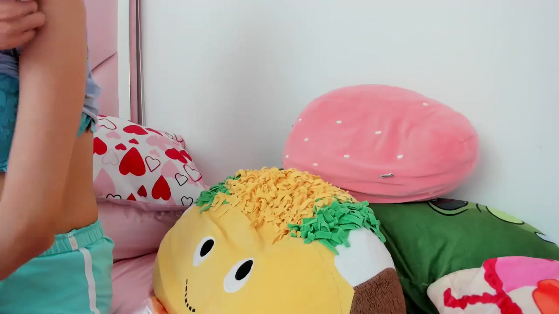 Gallery image thumbnail from Cherrycute666's myfreecams stream on, 05/13/2024, 20:58 image 5 of 20