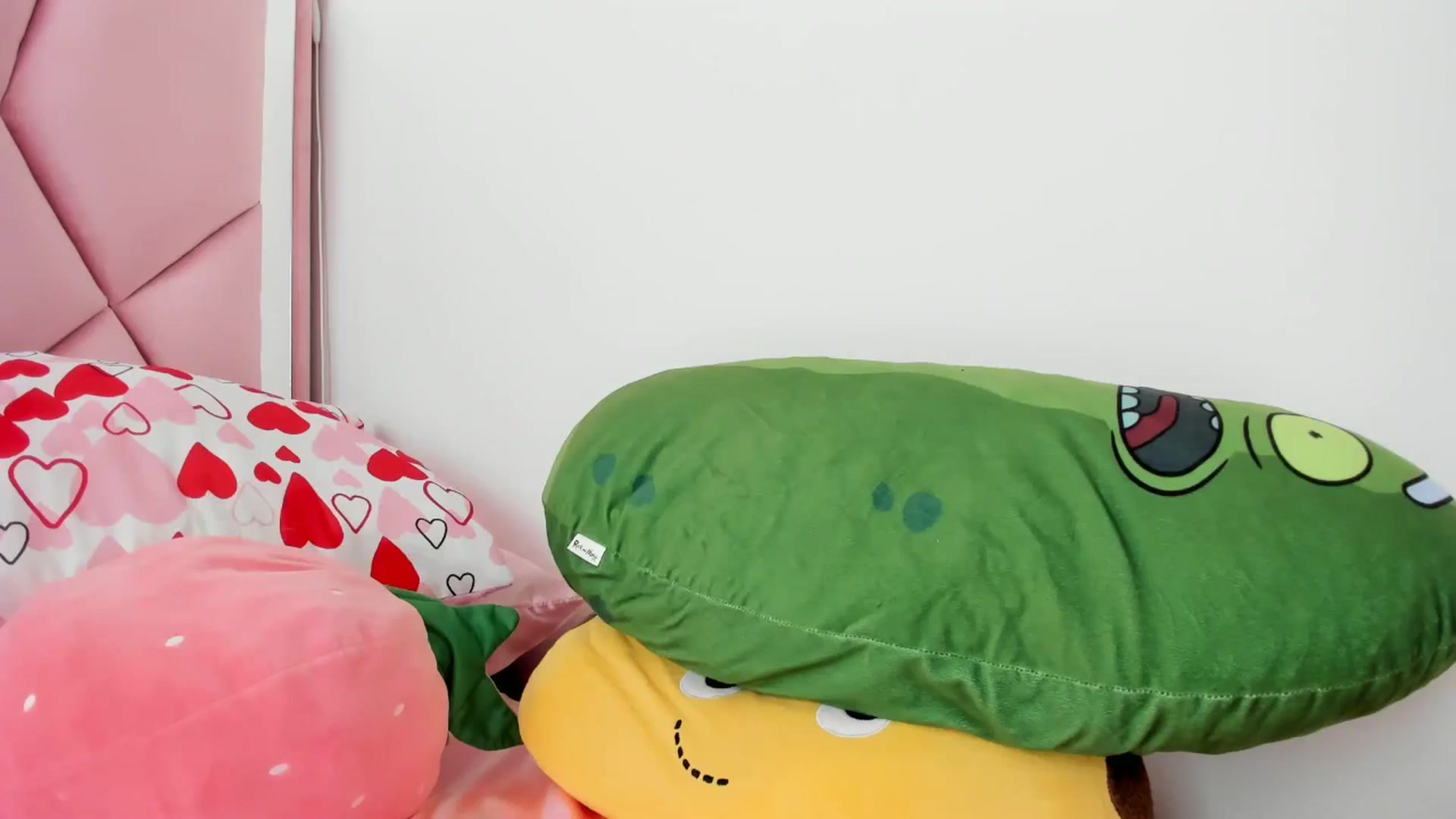 Gallery image thumbnail from Cherrycute666's myfreecams stream on, 05/13/2024, 23:40 image 3 of 20