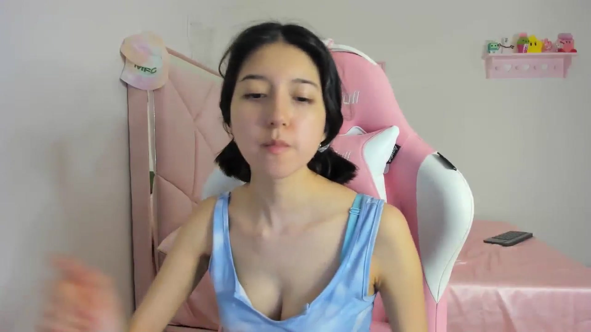 Gallery image thumbnail from Cherrycute666's myfreecams stream on, 05/14/2024, 10:07 image 6 of 20