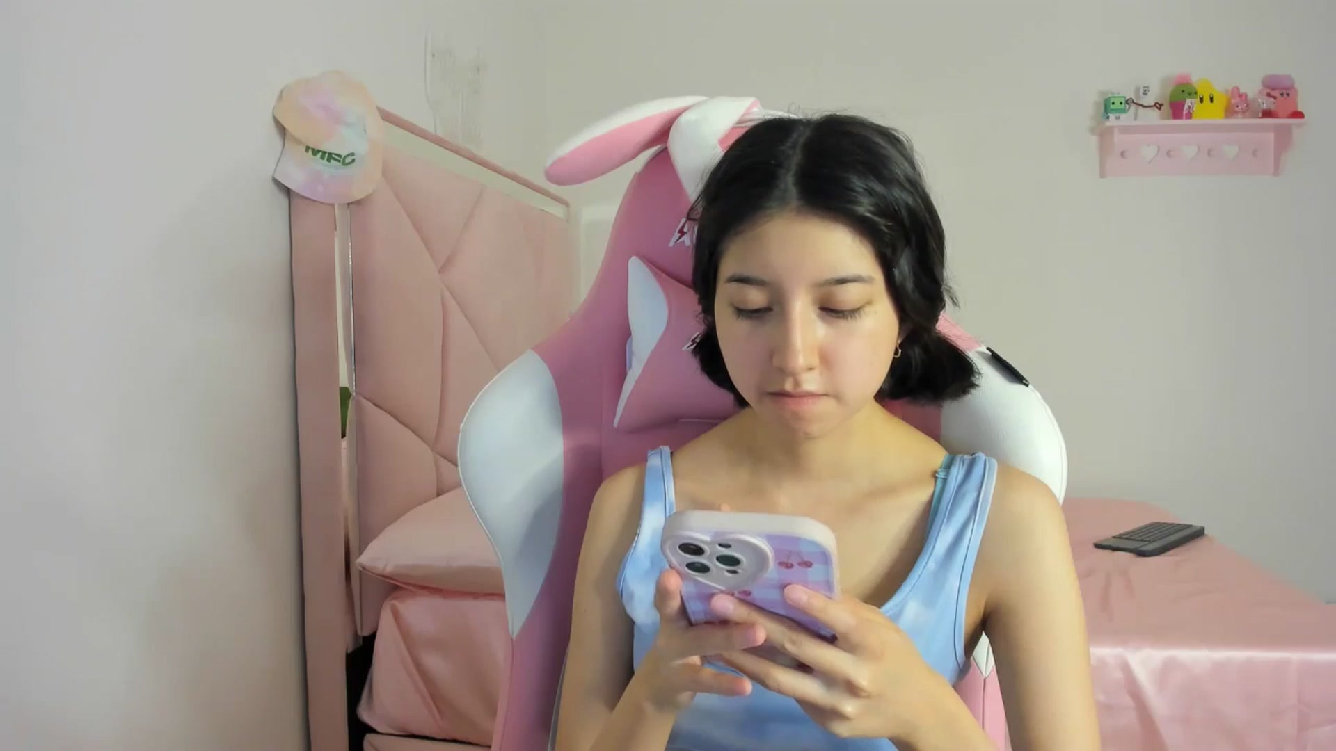 Gallery image thumbnail from Cherrycute666's myfreecams stream on, 05/14/2024, 10:07 image 10 of 20