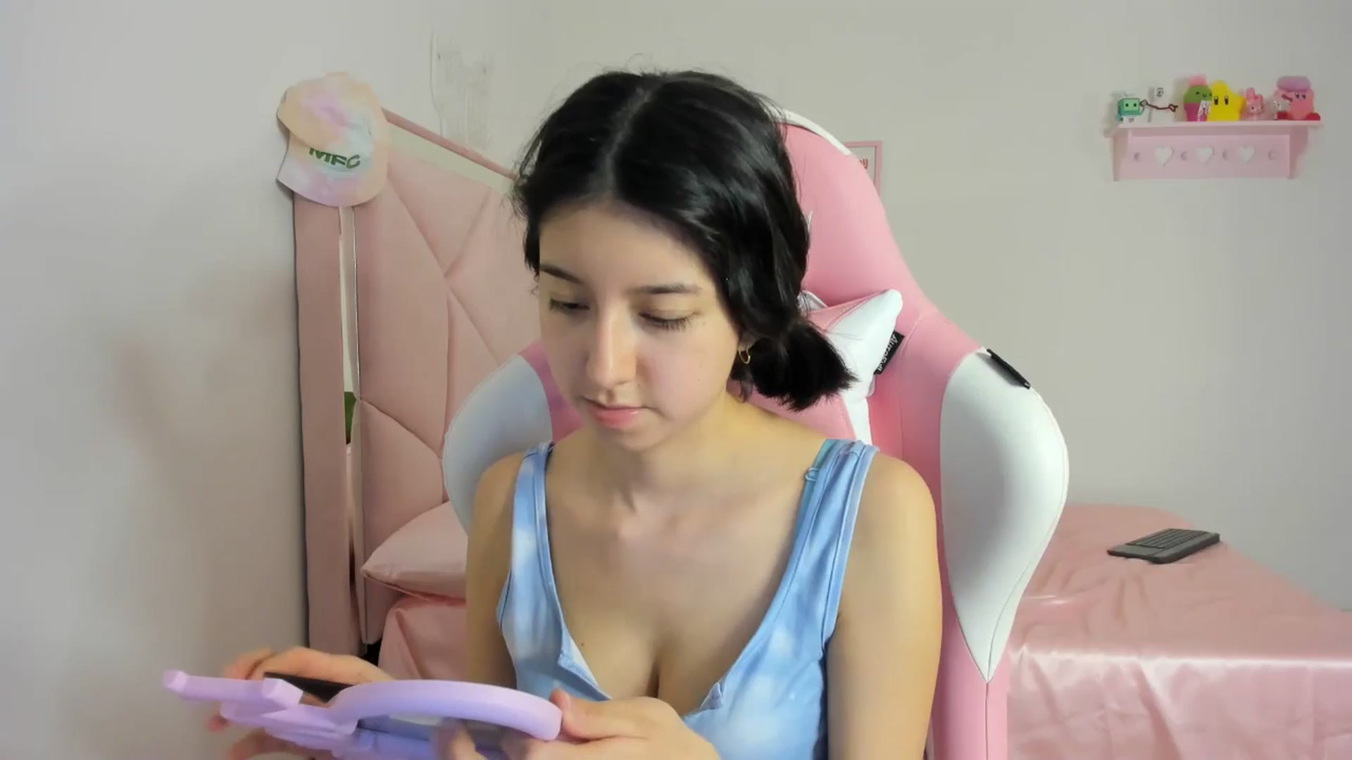 Gallery image thumbnail from Cherrycute666's myfreecams stream on, 05/14/2024, 10:07 image 11 of 20