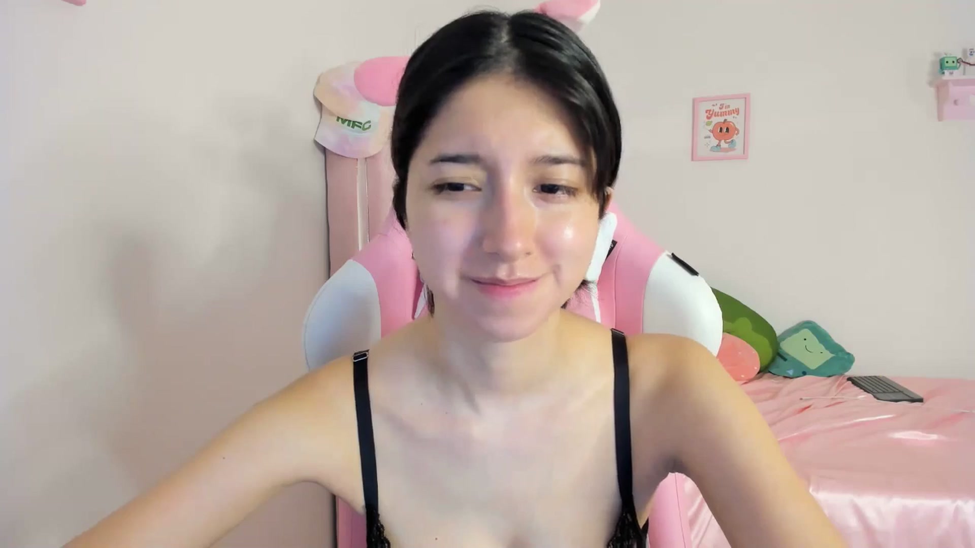 Gallery image thumbnail from Cherrycute666's myfreecams stream on, 05/15/2024, 06:36 image 2 of 20