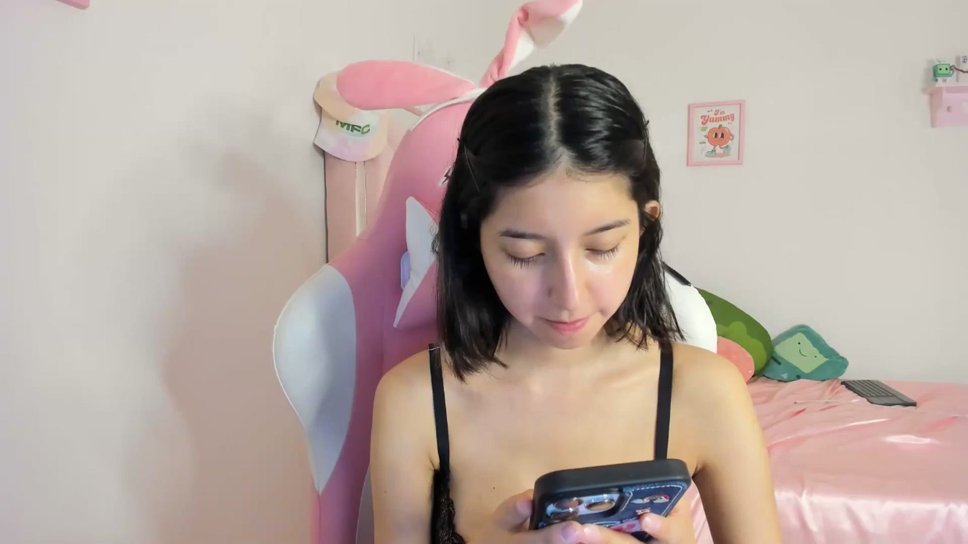 Gallery image thumbnail from Cherrycute666's myfreecams stream on, 05/15/2024, 06:36 image 12 of 20