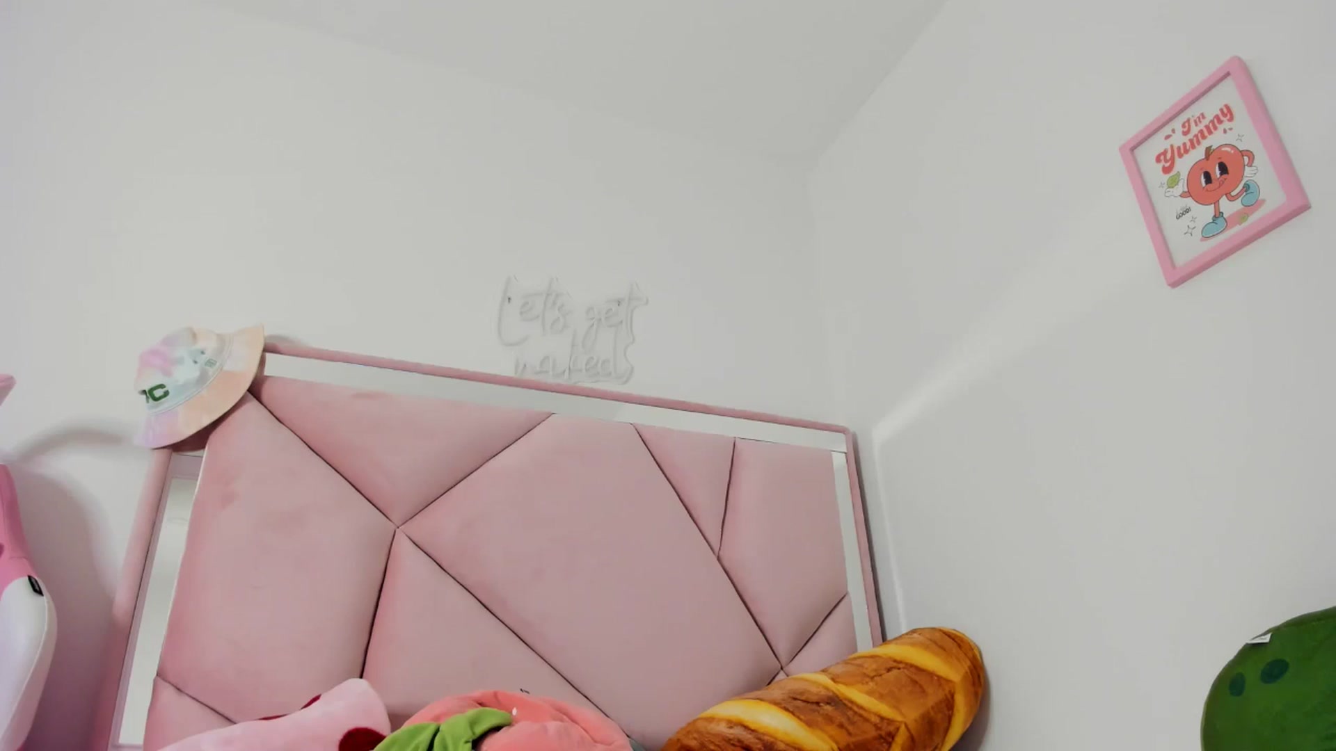 Gallery image thumbnail from Cherrycute666's myfreecams stream on, 05/16/2024, 07:50 image 14 of 20