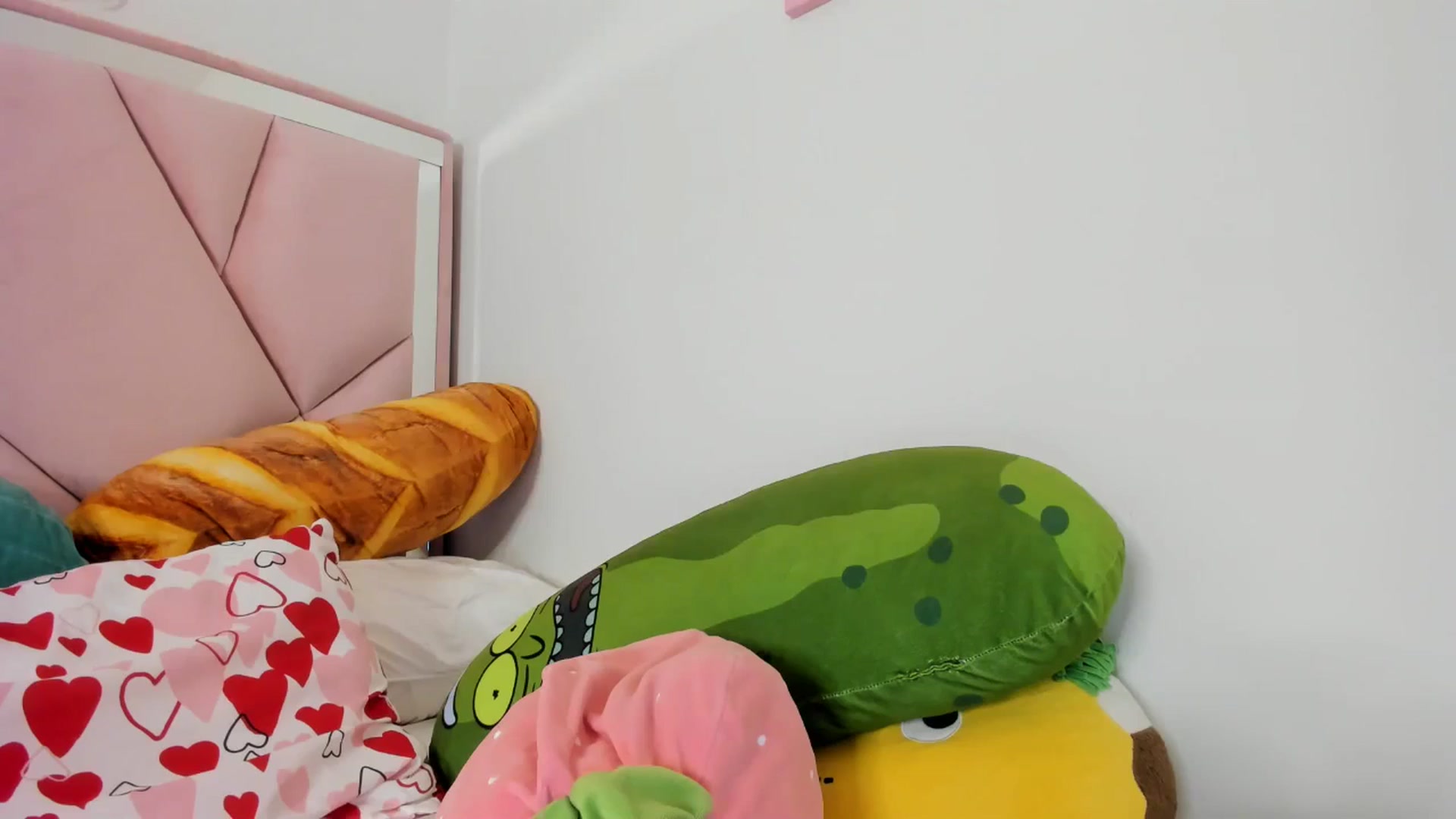 Gallery image thumbnail from Cherrycute666's myfreecams stream on, 05/16/2024, 09:02 image 10 of 20