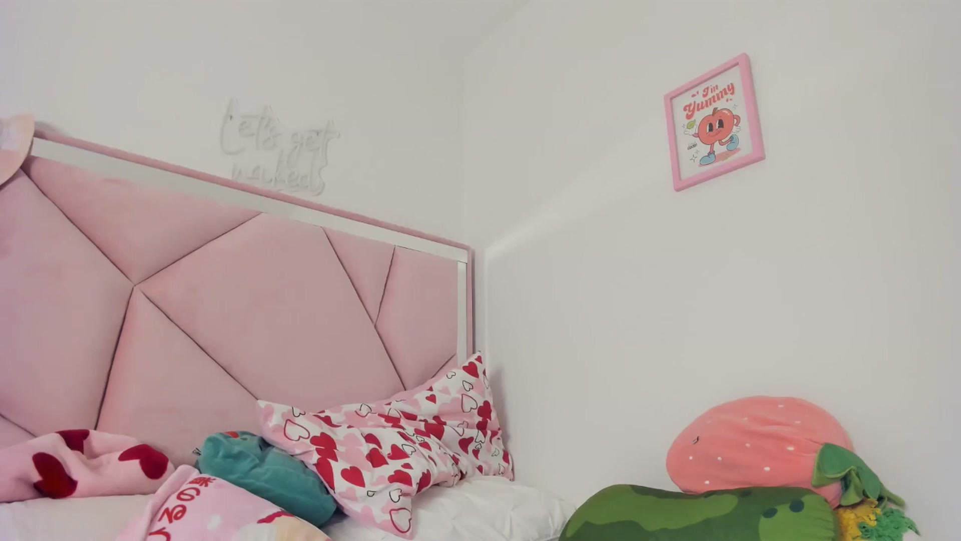 Gallery image thumbnail from Cherrycute666's myfreecams stream on, 05/17/2024, 02:36 image 3 of 20