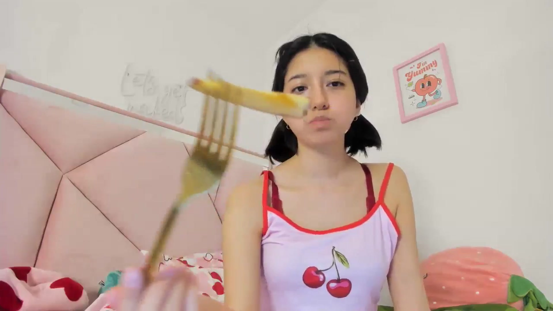 Gallery image thumbnail from Cherrycute666's myfreecams stream on, 05/17/2024, 02:36 image 5 of 20