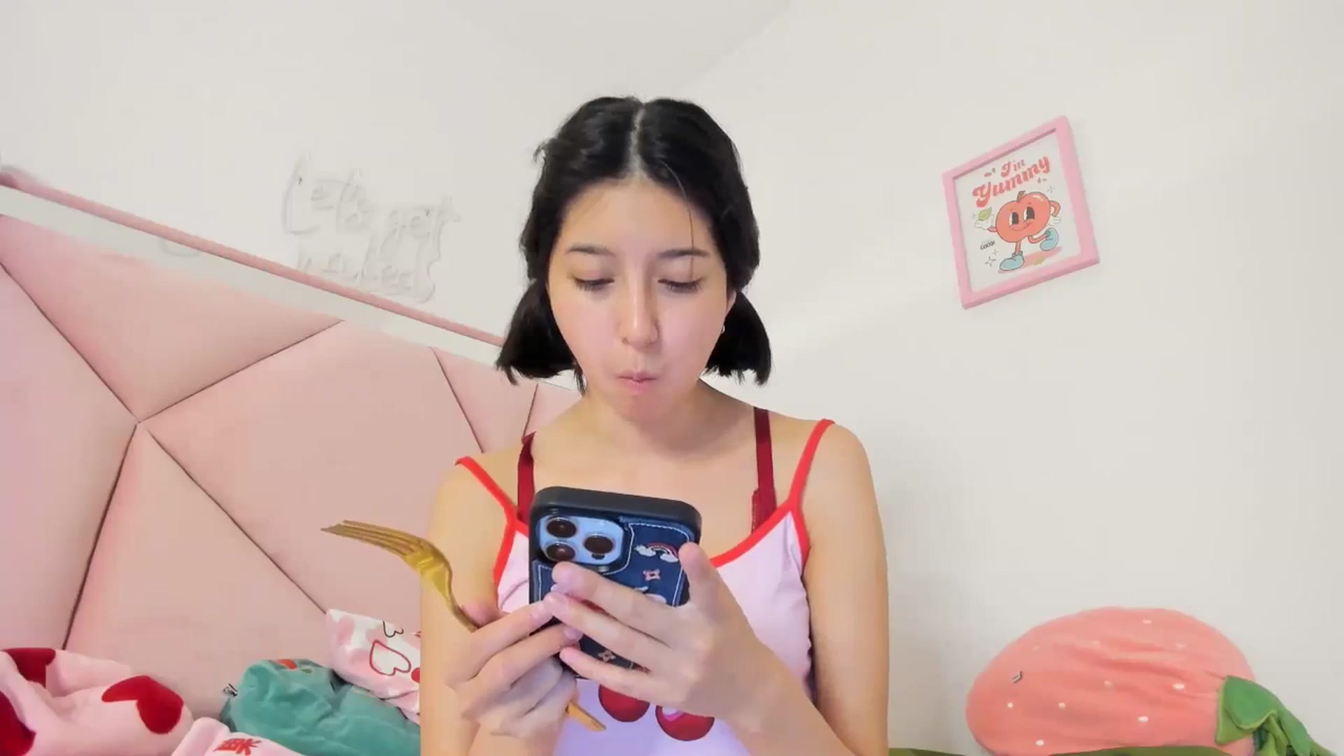 Gallery image thumbnail from Cherrycute666's myfreecams stream on, 05/17/2024, 02:36 image 4 of 20