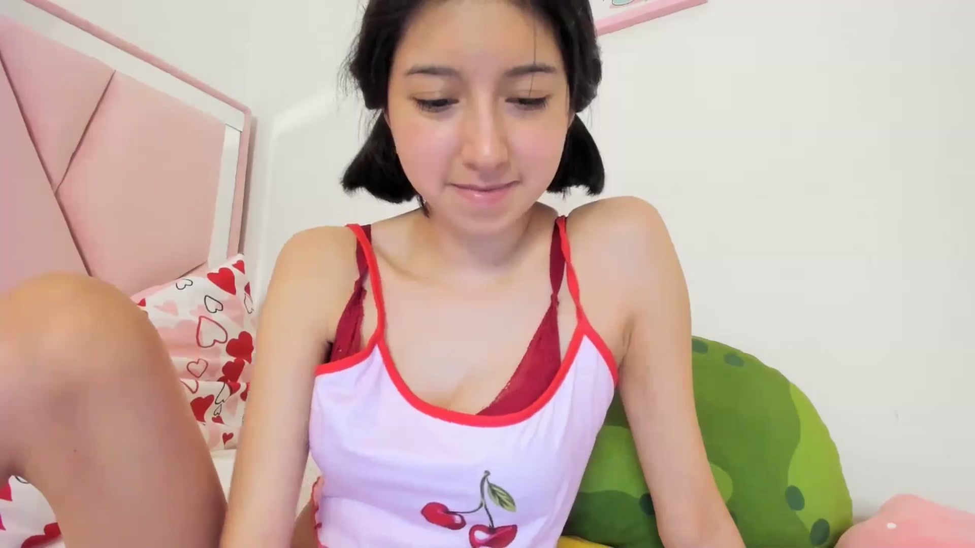 Gallery image thumbnail from Cherrycute666's myfreecams stream on, 05/17/2024, 03:34 image 3 of 20