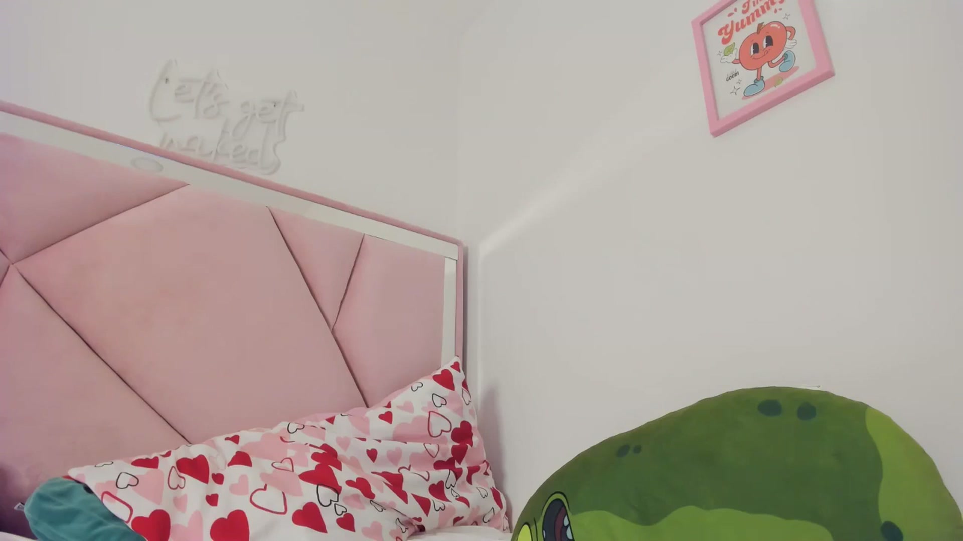 Gallery image thumbnail from Cherrycute666's myfreecams stream on, 05/17/2024, 03:34 image 11 of 20