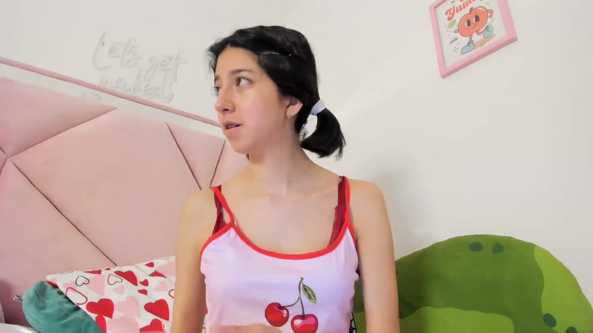 Gallery image thumbnail from Cherrycute666's myfreecams stream on, 05/17/2024, 03:34 image 9 of 20