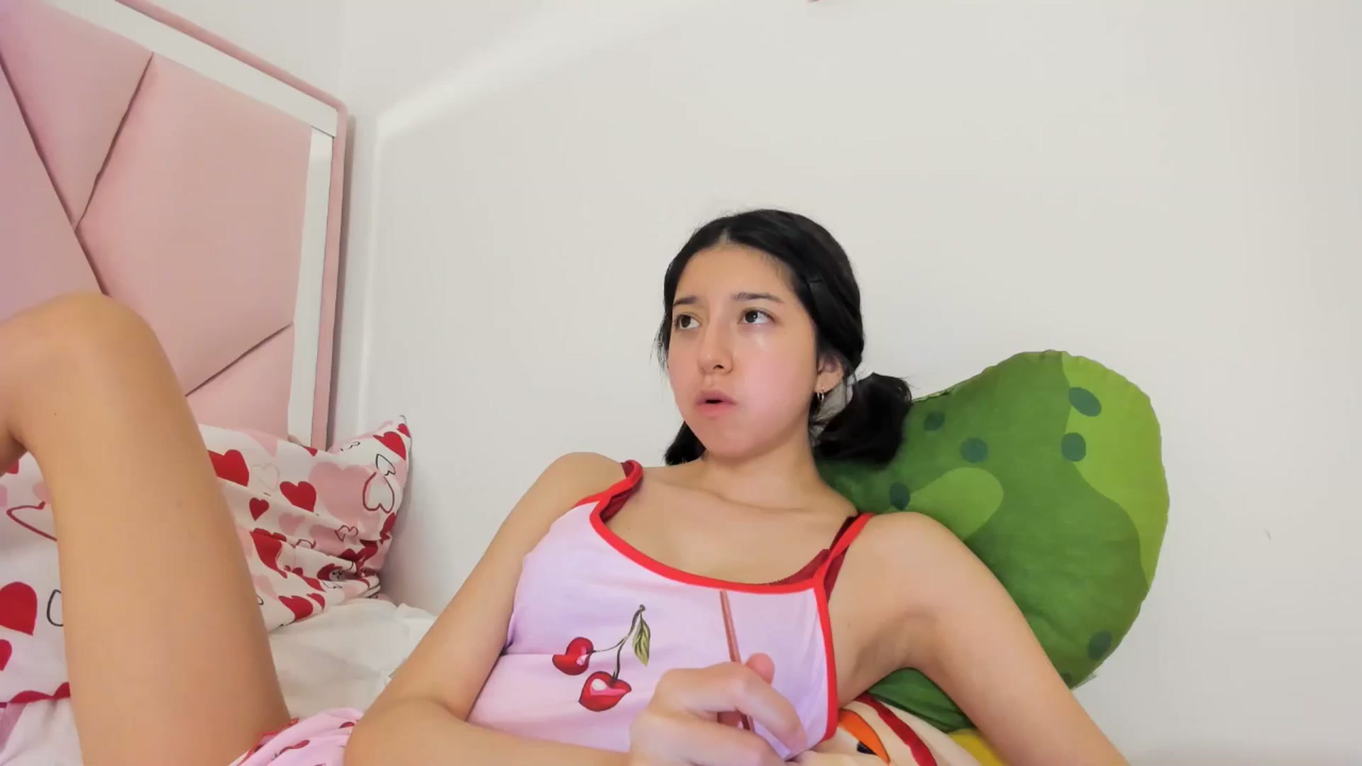 Gallery image thumbnail from Cherrycute666's myfreecams stream on, 05/17/2024, 05:23 image 10 of 20