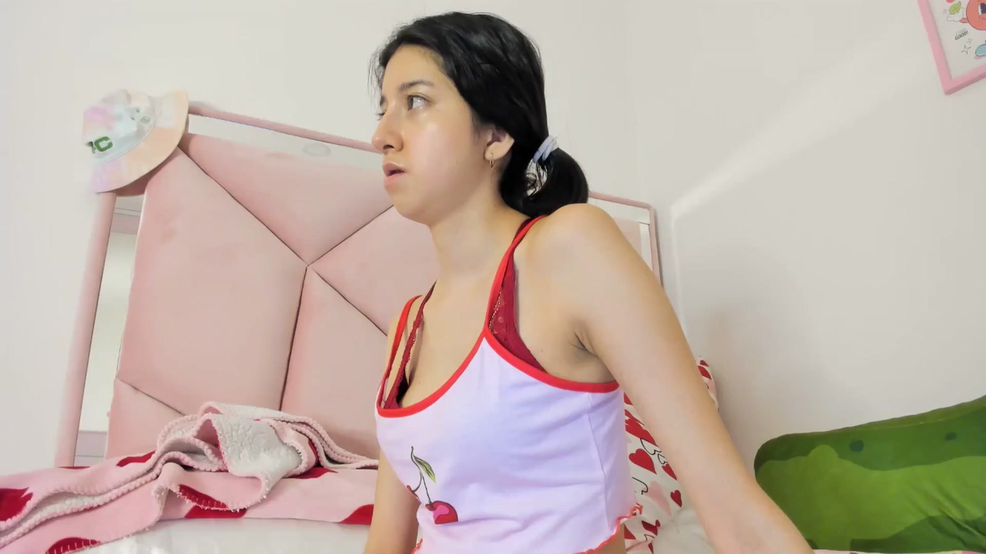 Gallery image thumbnail from Cherrycute666's myfreecams stream on, 05/17/2024, 11:39 image 1 of 20