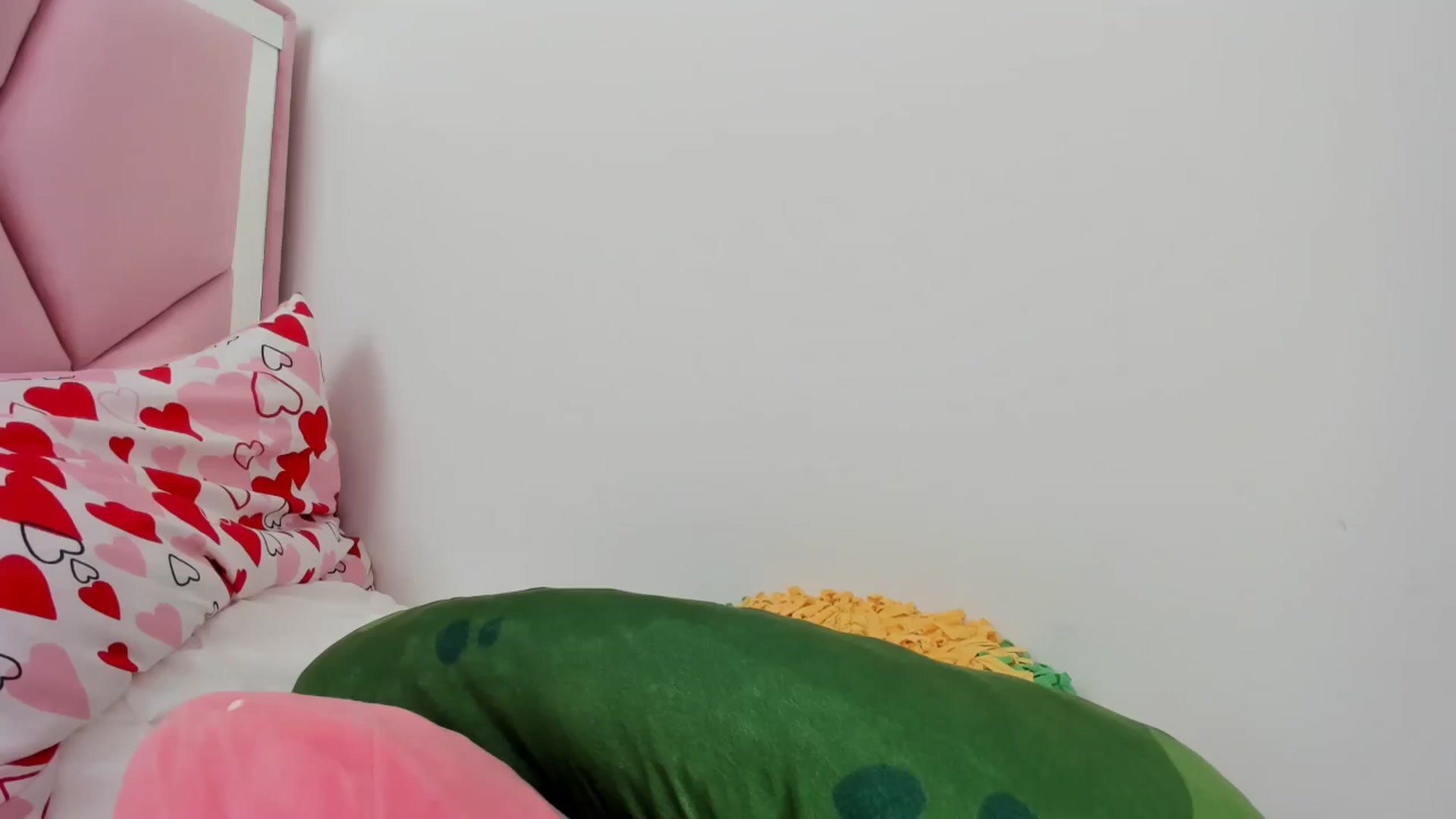 Gallery image thumbnail from Cherrycute666's myfreecams stream on, 05/17/2024, 22:42 image 3 of 20