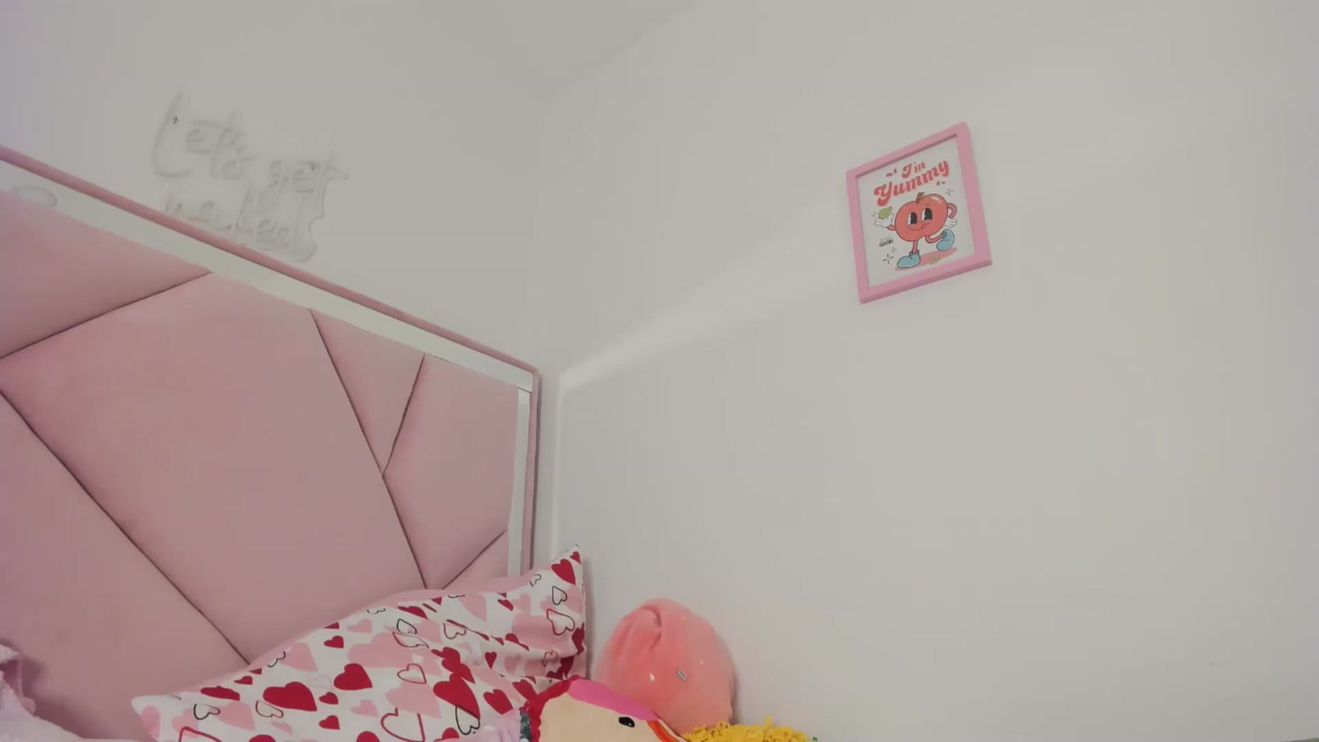 Gallery image thumbnail from Cherrycute666's myfreecams stream on, 05/18/2024, 06:55 image 7 of 20
