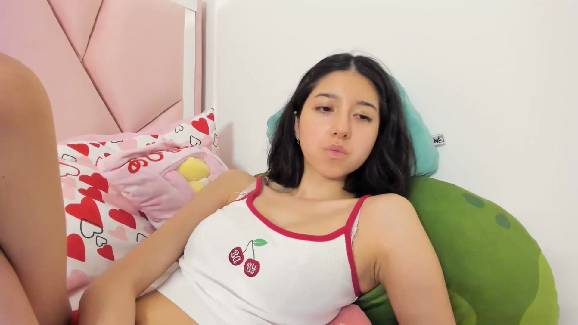Gallery image thumbnail from Cherrycute666's myfreecams stream on, 05/18/2024, 13:11 image 8 of 20
