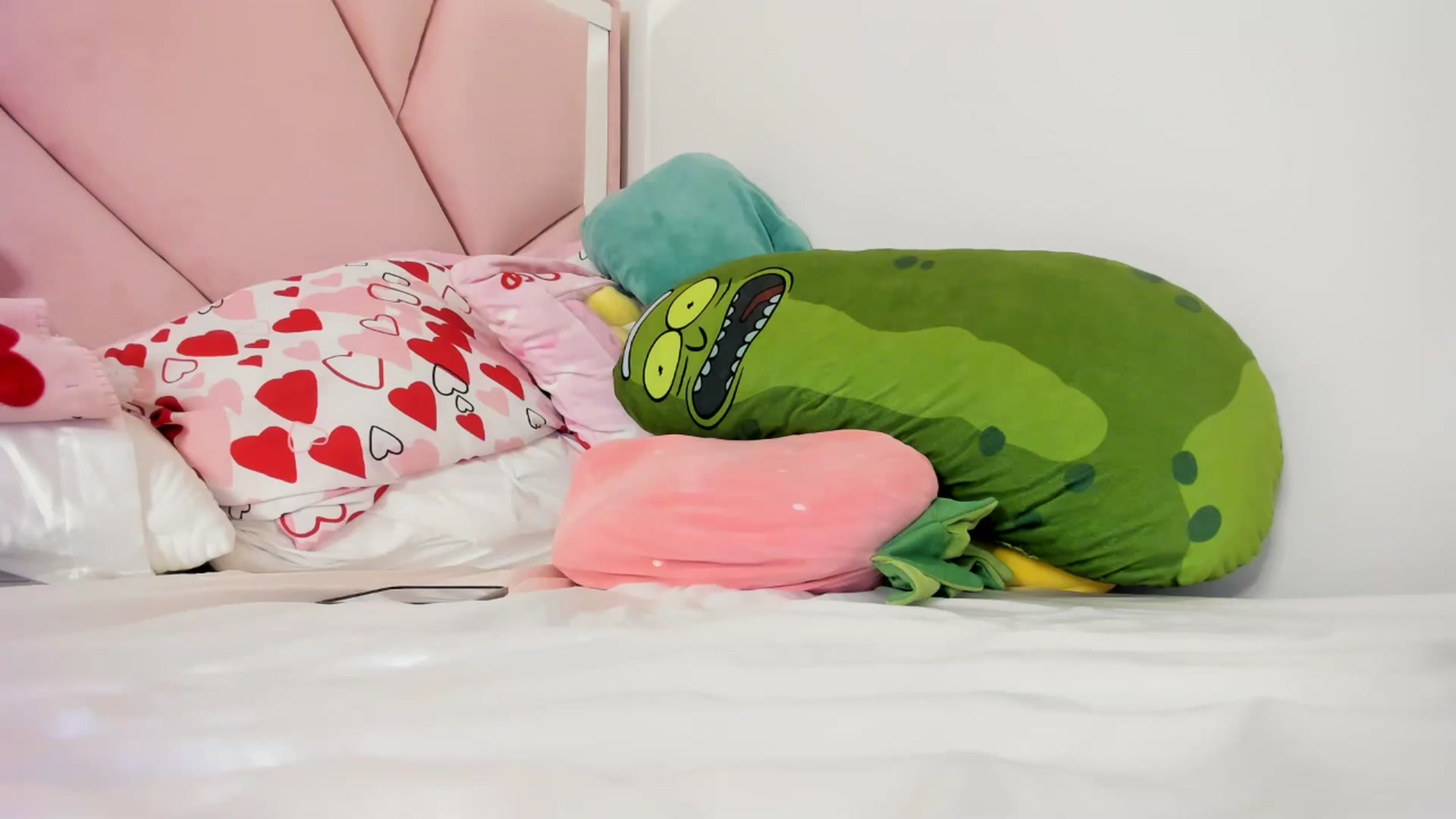 Gallery image thumbnail from Cherrycute666's myfreecams stream on, 05/18/2024, 13:11 image 7 of 20