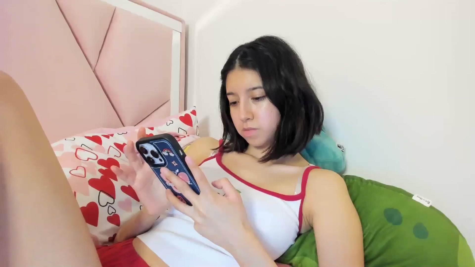 Gallery image thumbnail from Cherrycute666's myfreecams stream on, 05/18/2024, 13:11 image 11 of 20
