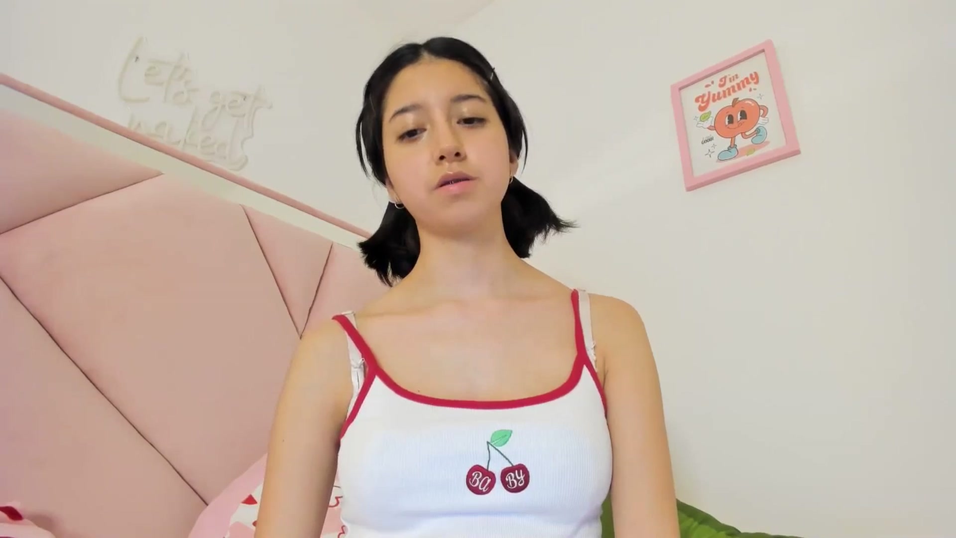 Gallery image thumbnail from Cherrycute666's myfreecams stream on, 05/19/2024, 08:54 image 7 of 20