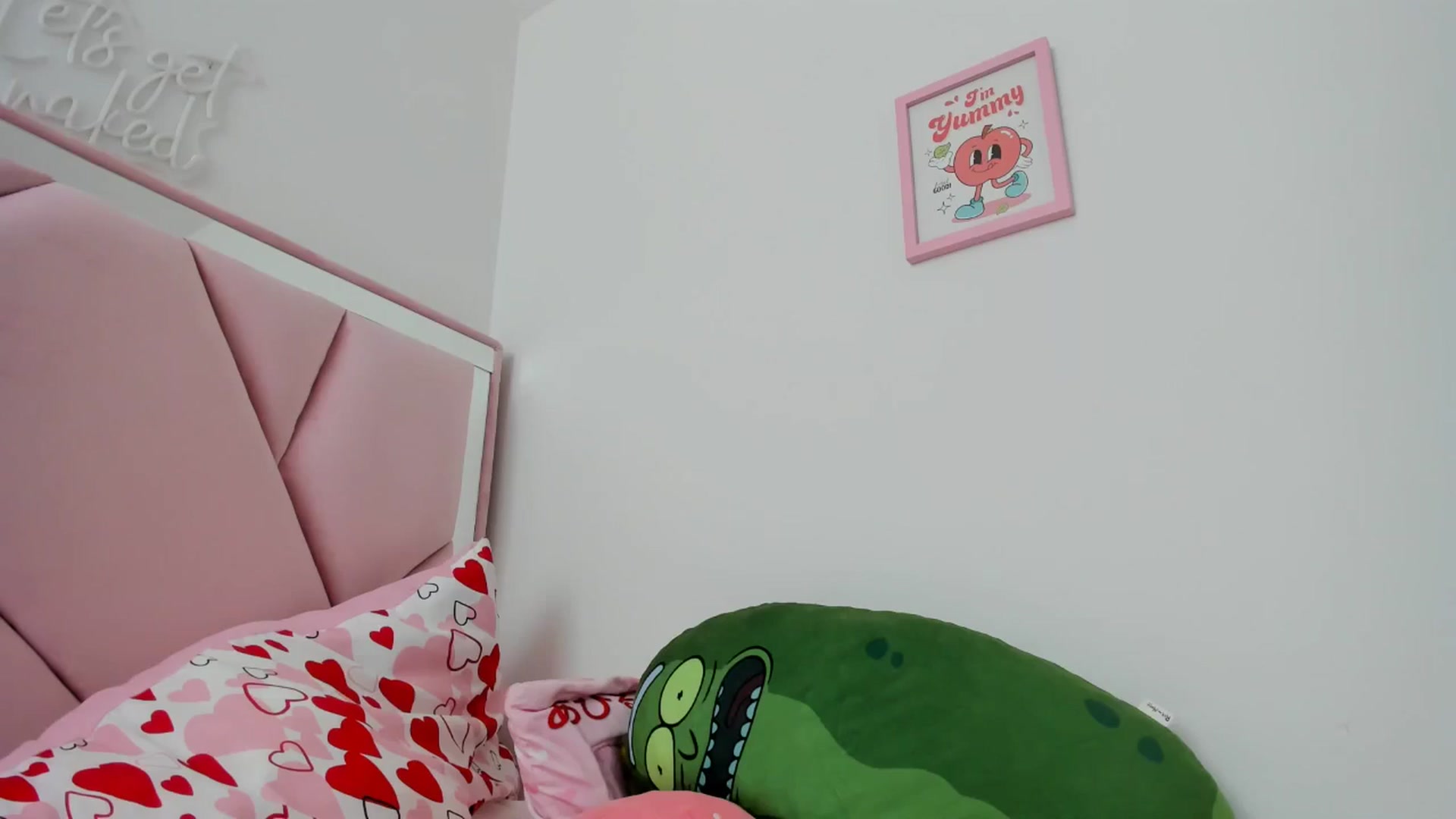 Gallery image thumbnail from Cherrycute666's myfreecams stream on, 05/19/2024, 19:11 image 20 of 20