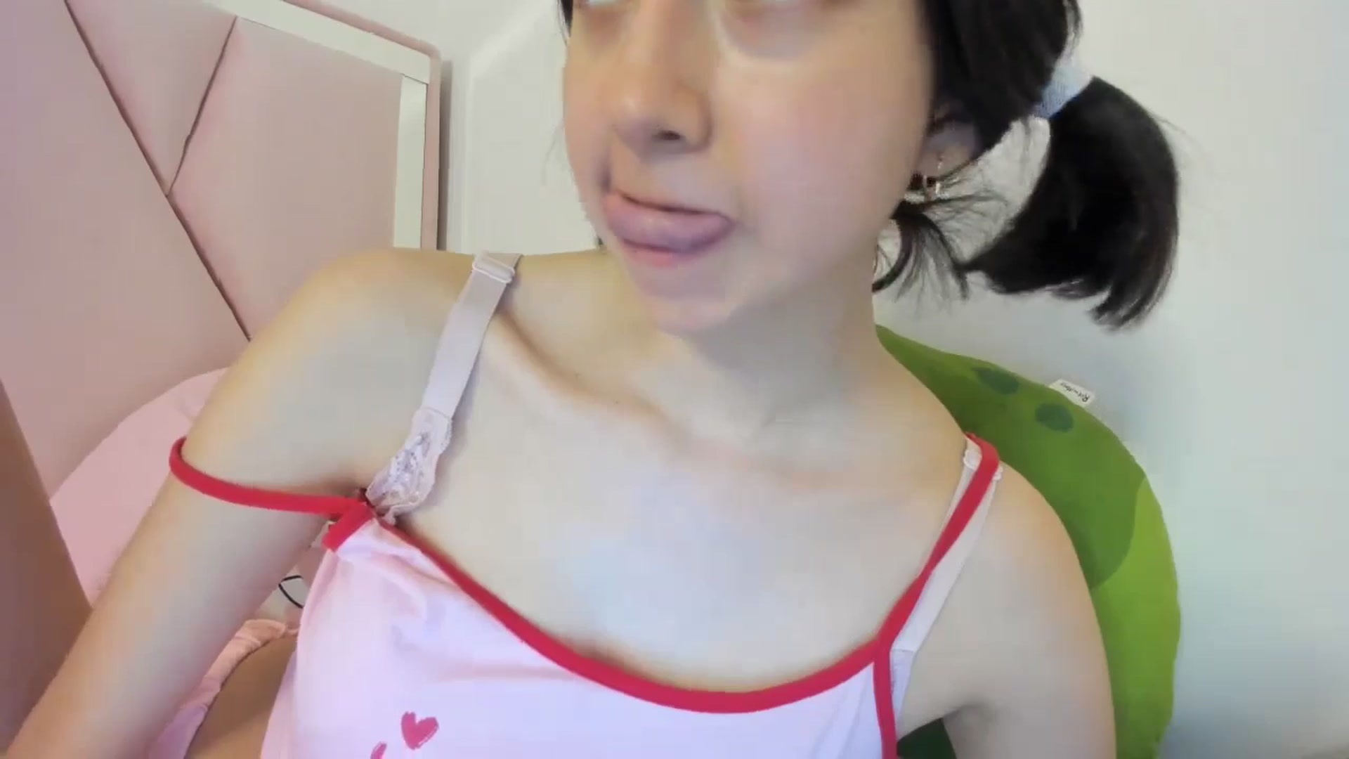 Gallery image thumbnail from Cherrycute666's myfreecams stream on, 05/20/2024, 03:35 image 15 of 20