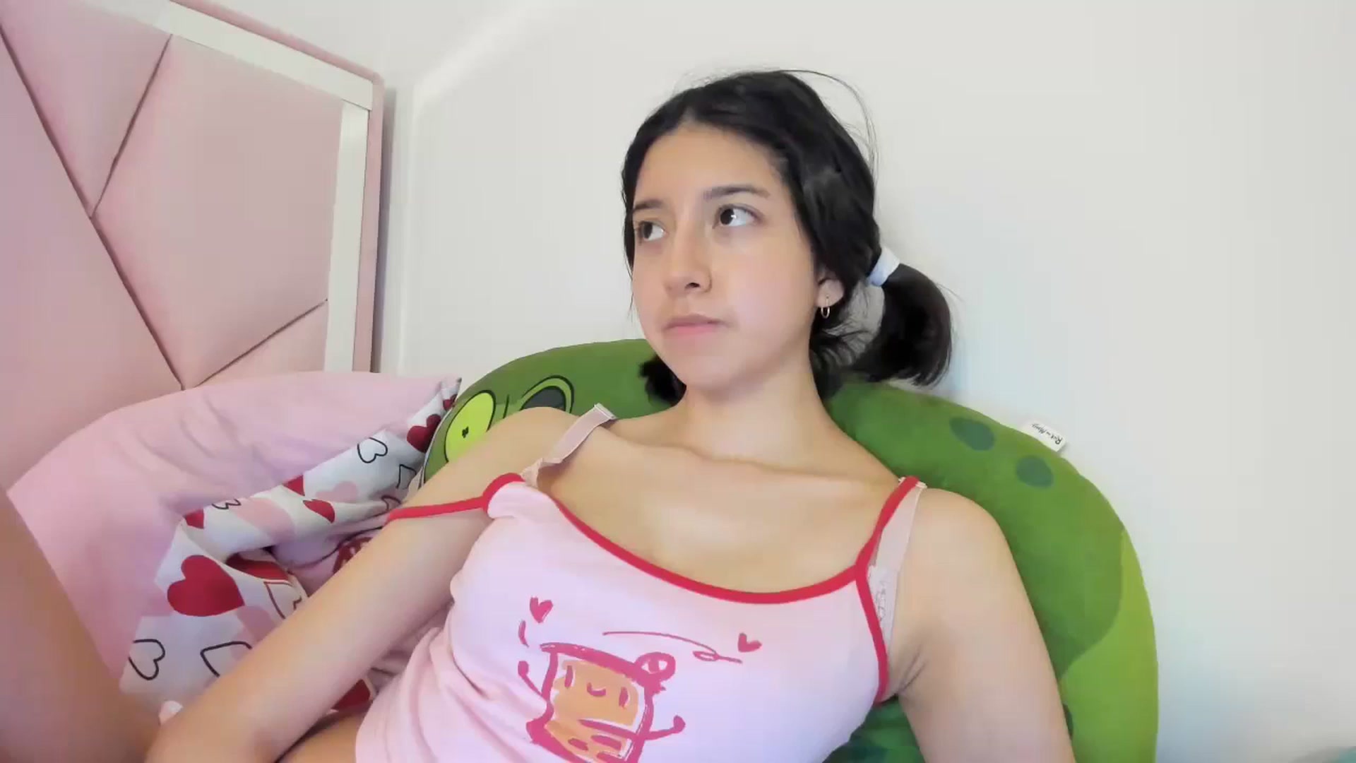 Gallery image thumbnail from Cherrycute666's myfreecams stream on, 05/20/2024, 03:35 image 16 of 20